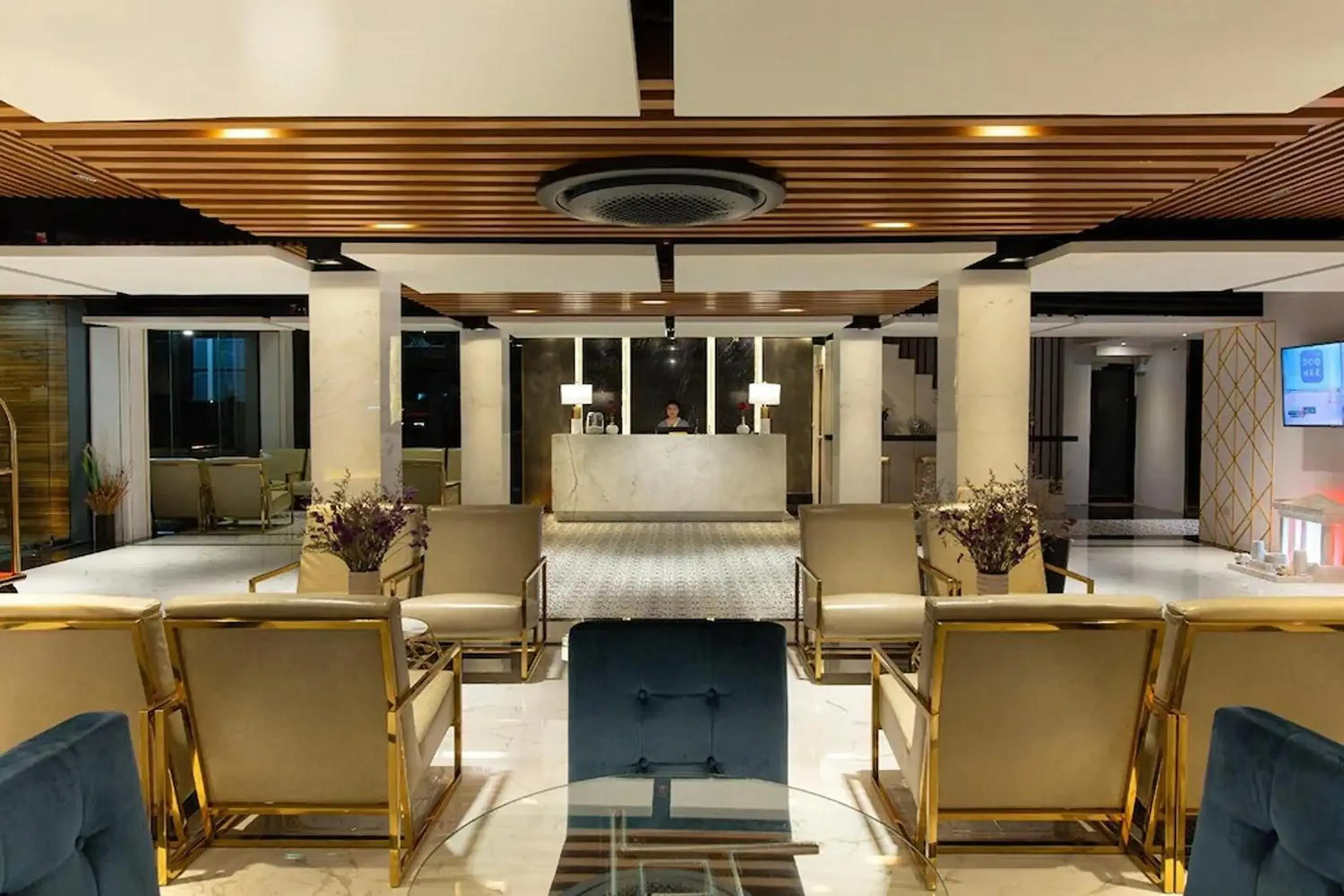 Lobby or reception in Holatel Hotel Phitsanulok Lobby or reception in Holatel Hotel Phitsanulok