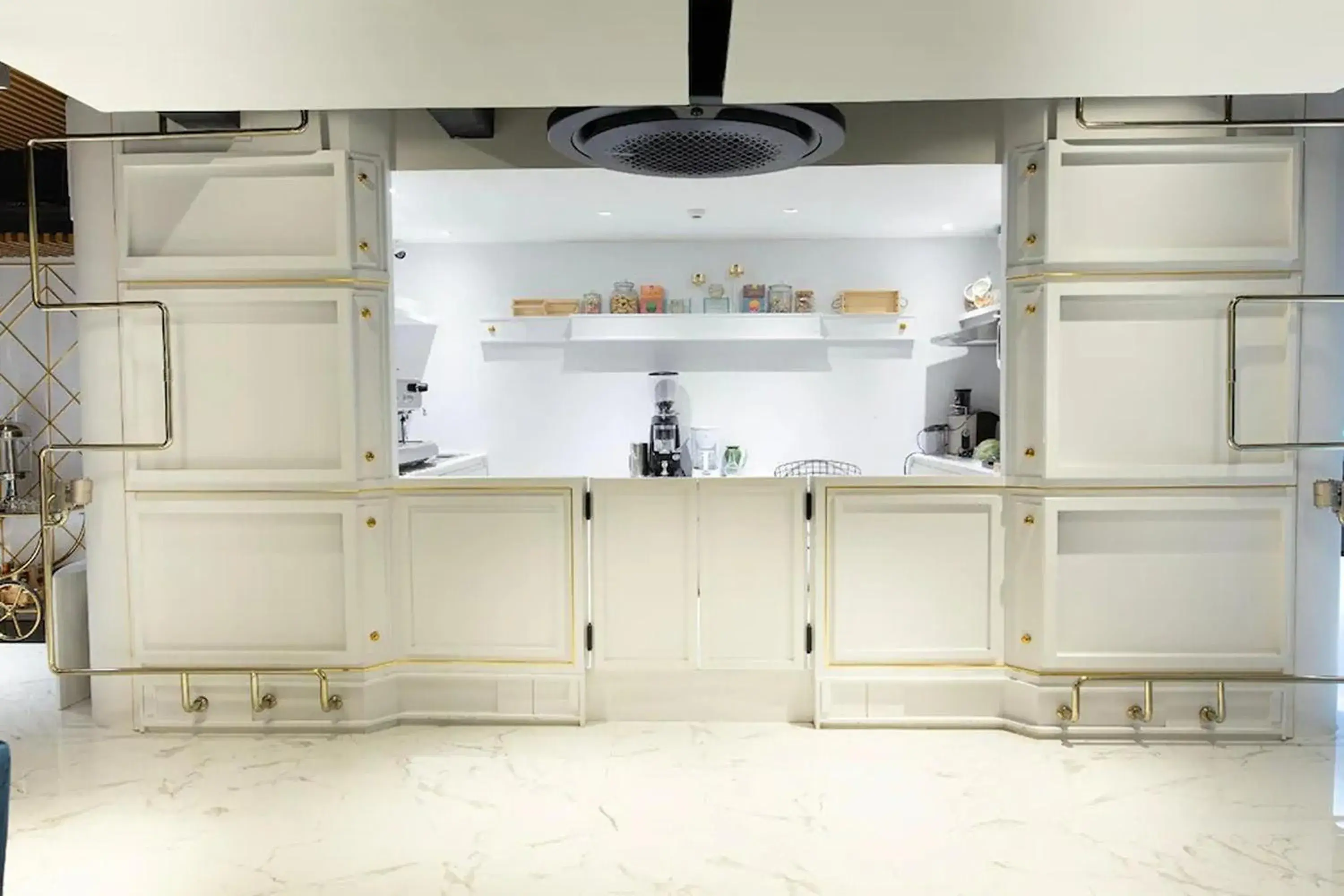 Lounge or bar in Holatel Hotel Phitsanulok Lounge or bar in Holatel Hotel Phitsanulok