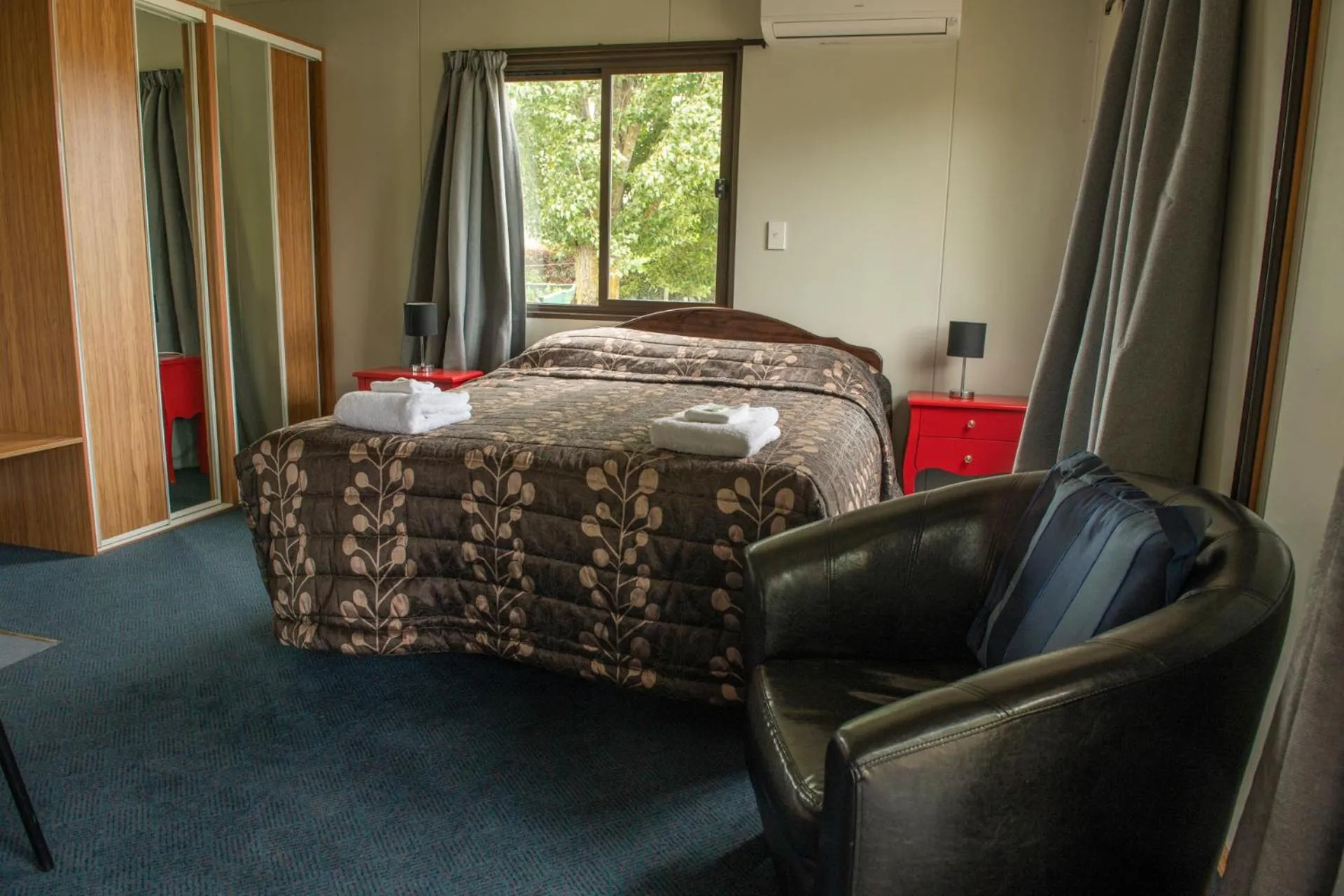 Bed in Rangiora Eco Holiday Park