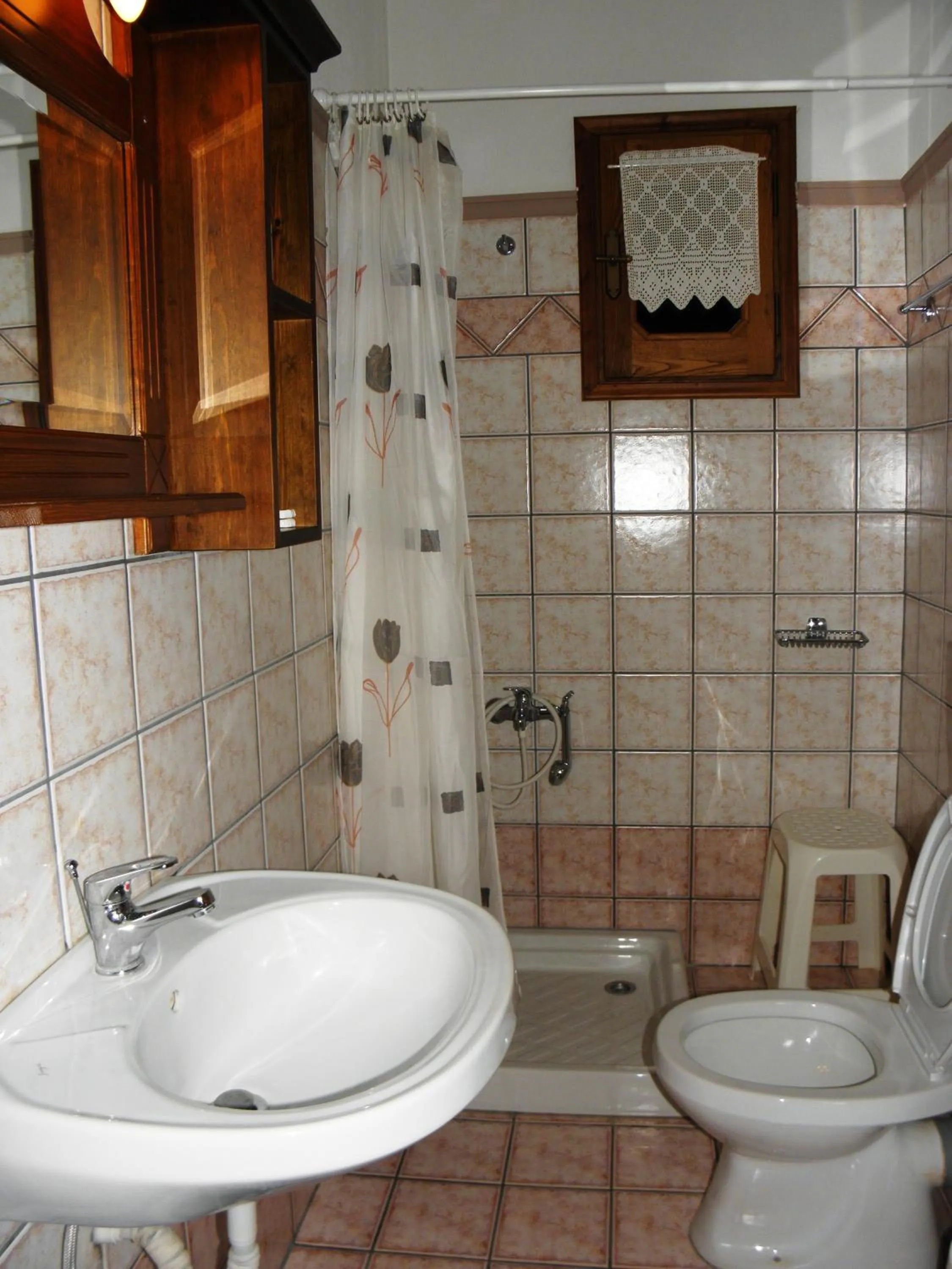Bathroom in Hotel Mpakou
