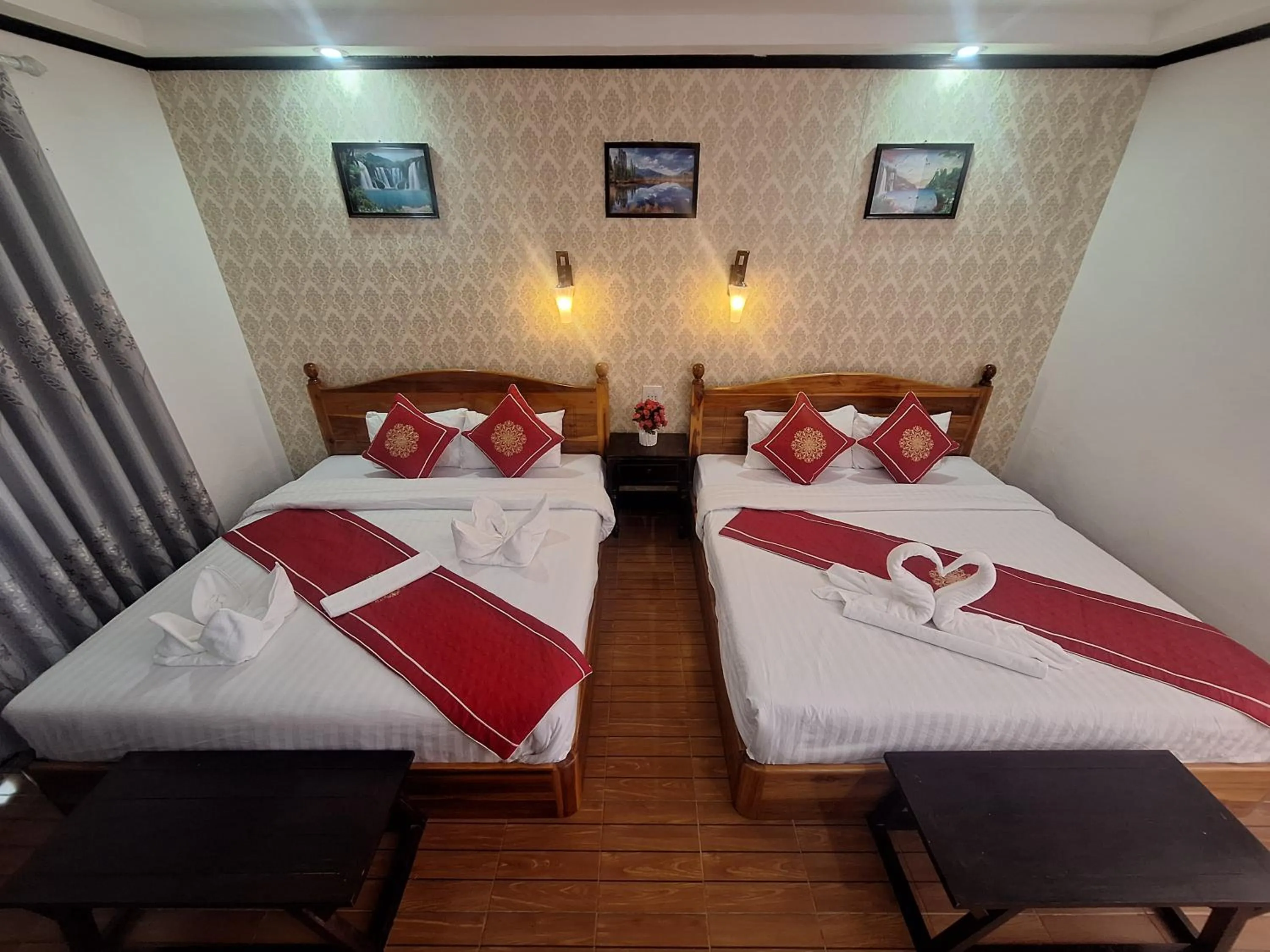 Bed in Luang Prabang Pavilion Hotel & Travel