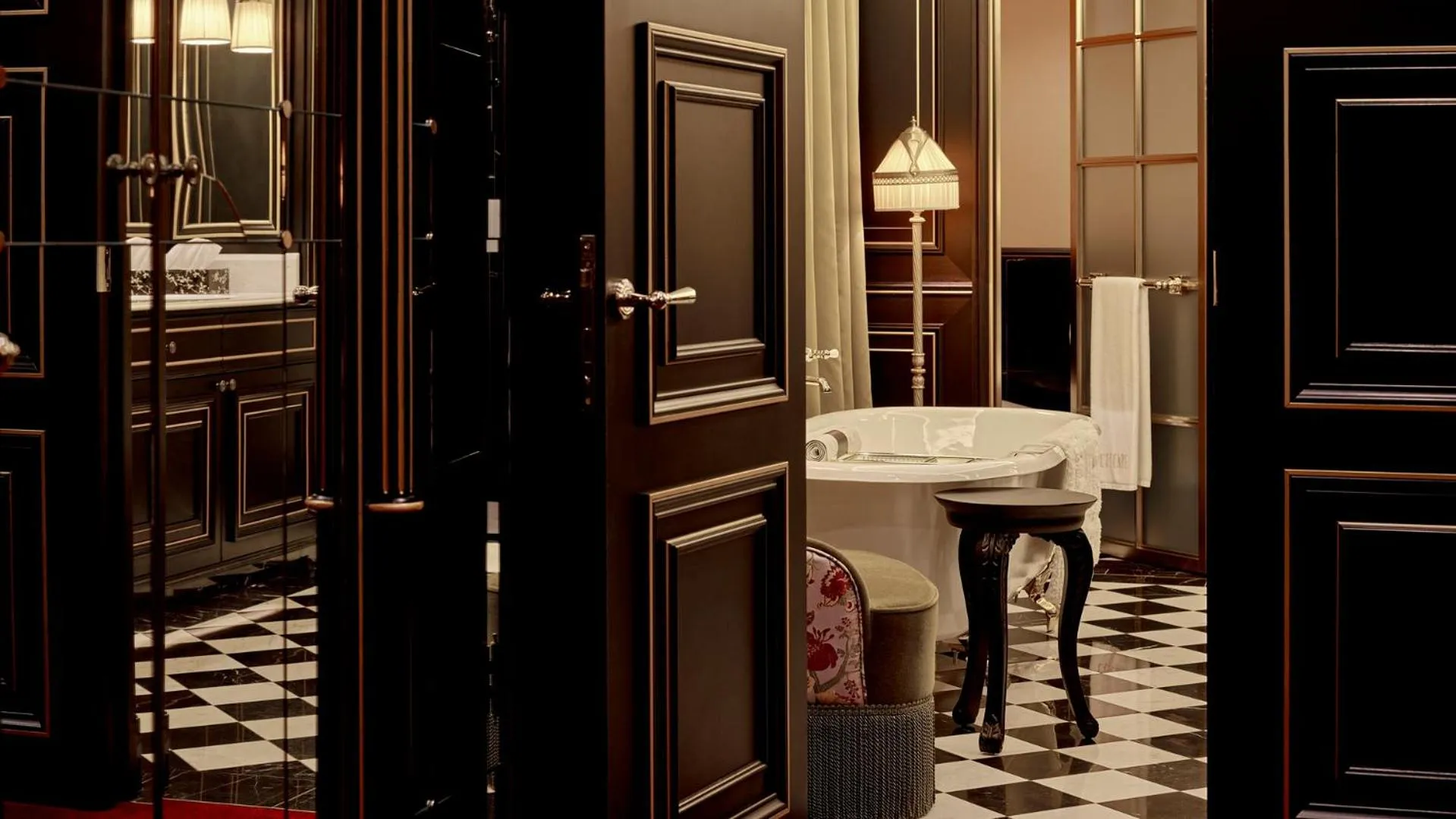 Toilet in L'Escape Hotel