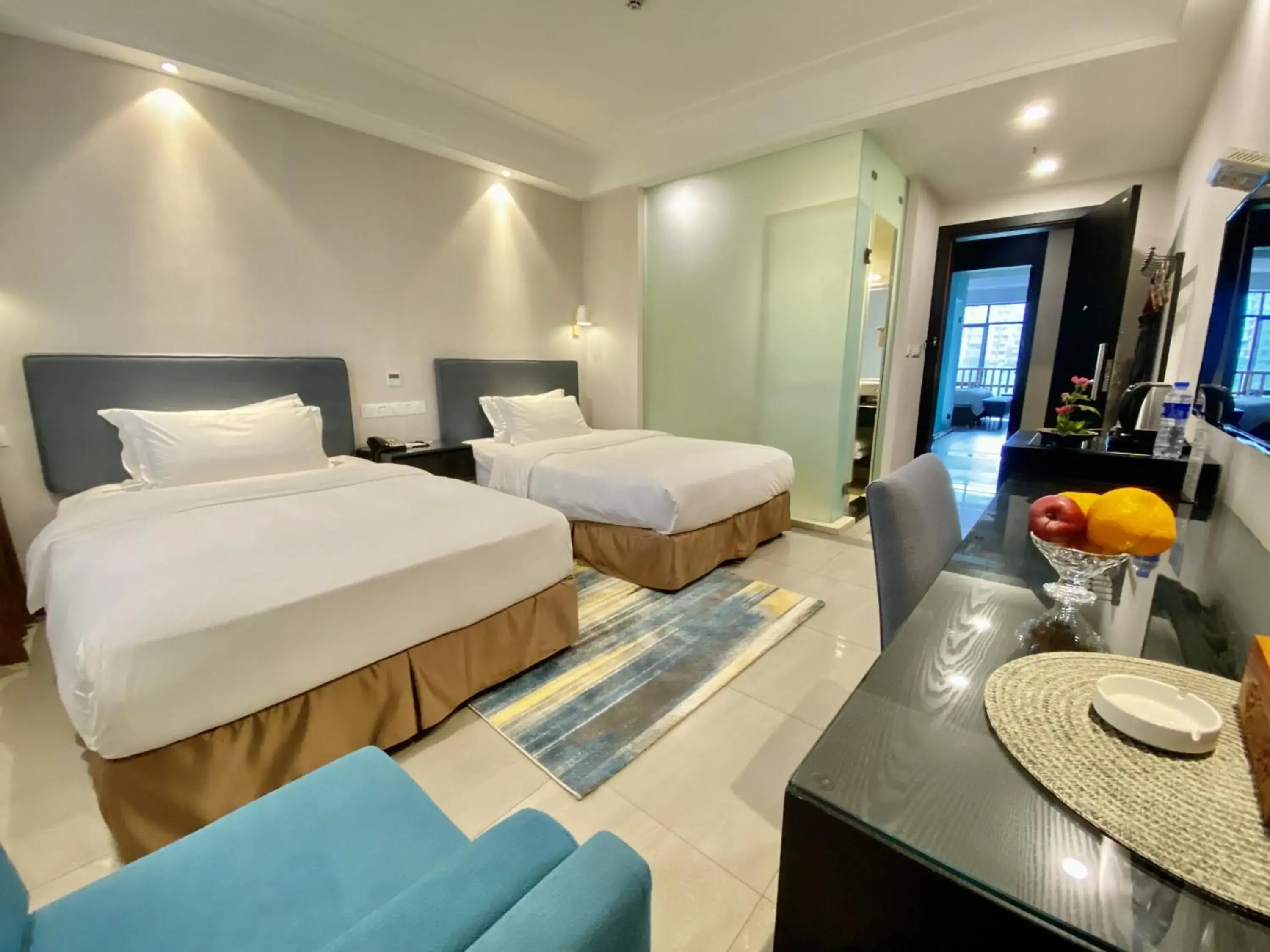 Deluxe Double or Twin Room with Garden View in Emei Mountain Xileer Hotel Deluxe Double or Twin Room with Garden View in Emei Mountain Xileer Hotel