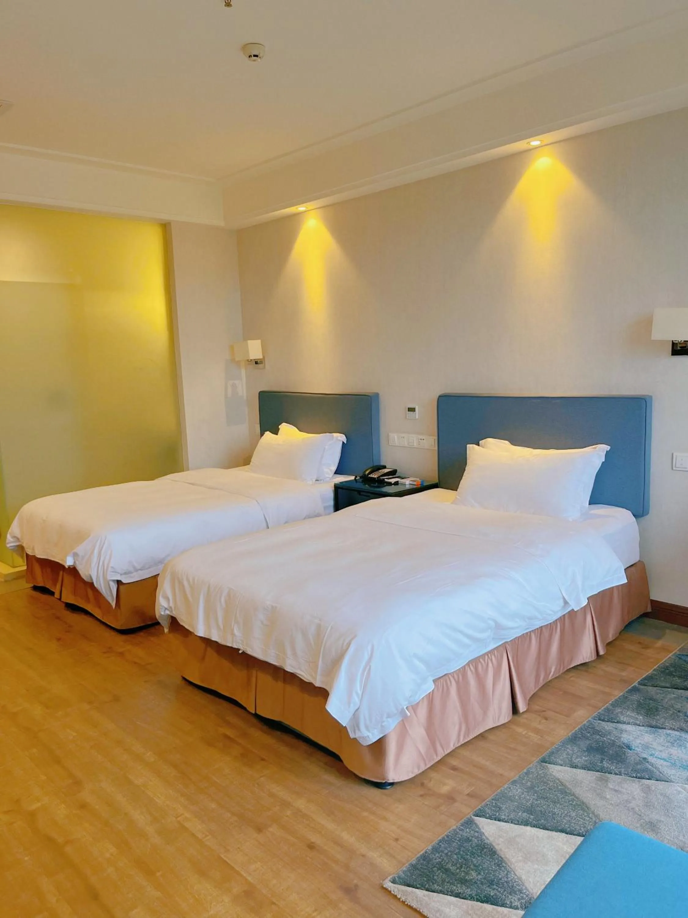Deluxe Double or Twin Room with River View in Emei Mountain Xileer Hotel