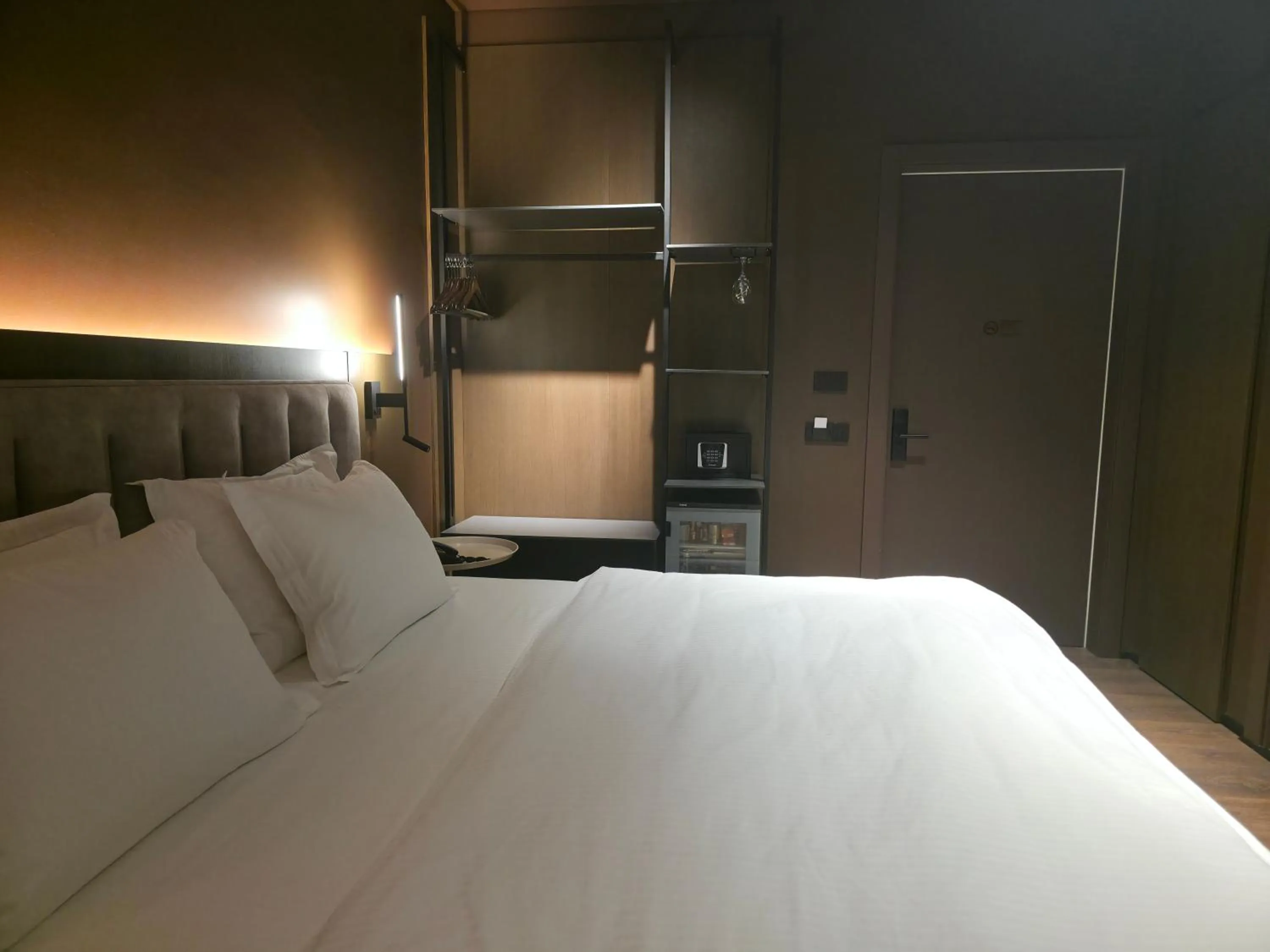 Bed in Mondial Hotel