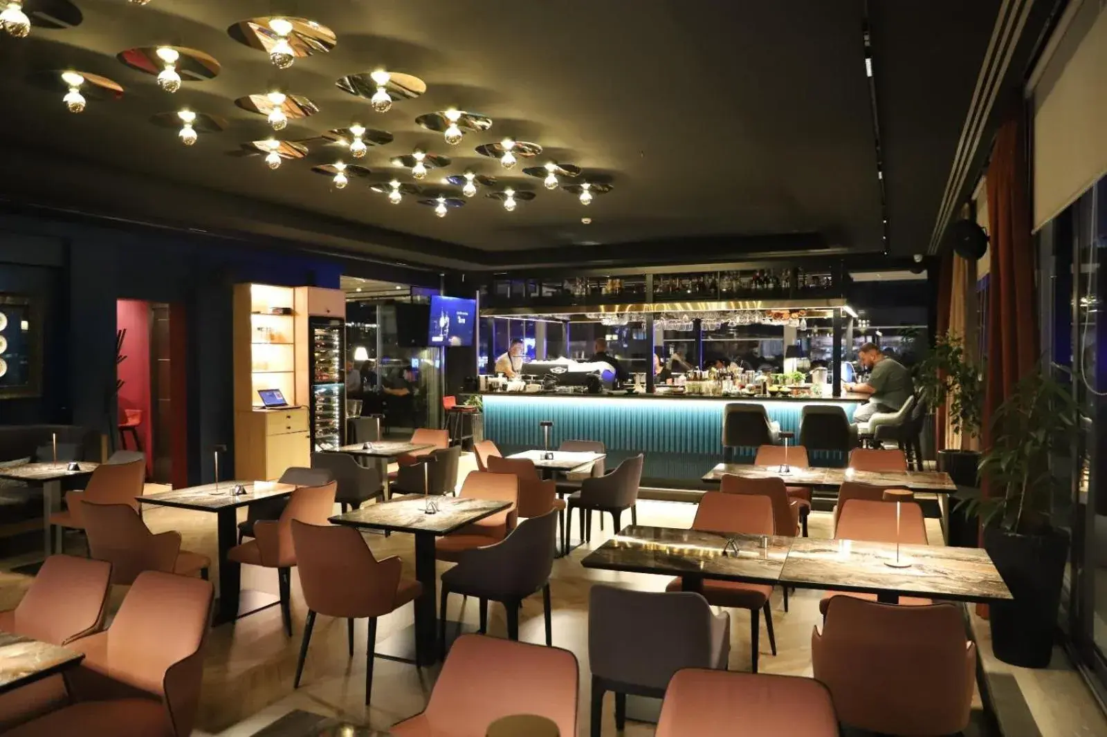 Restaurant/places to eat in Mondial Hotel Restaurant/places to eat in Mondial Hotel