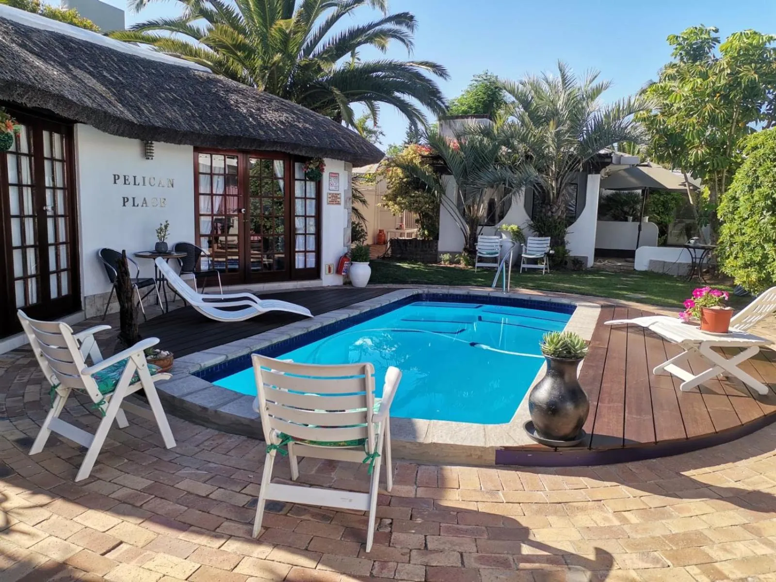 Pelican Place Guest Cottages