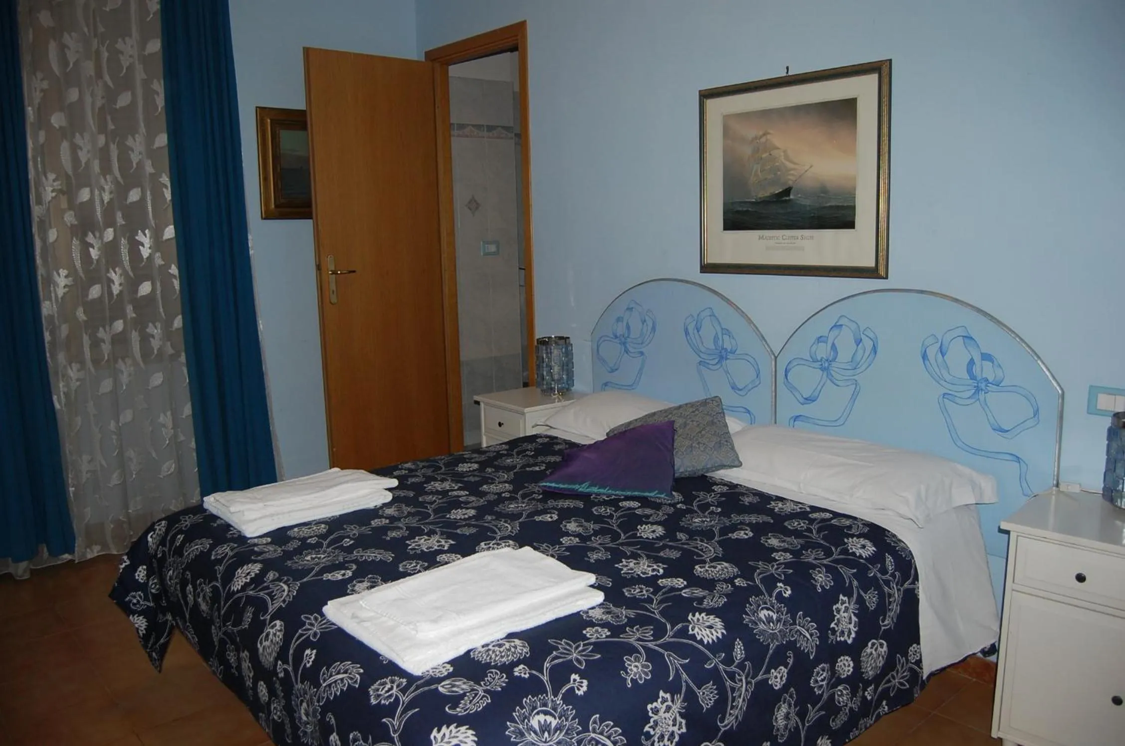 Photo of the whole room, Bed in Casa Cleo