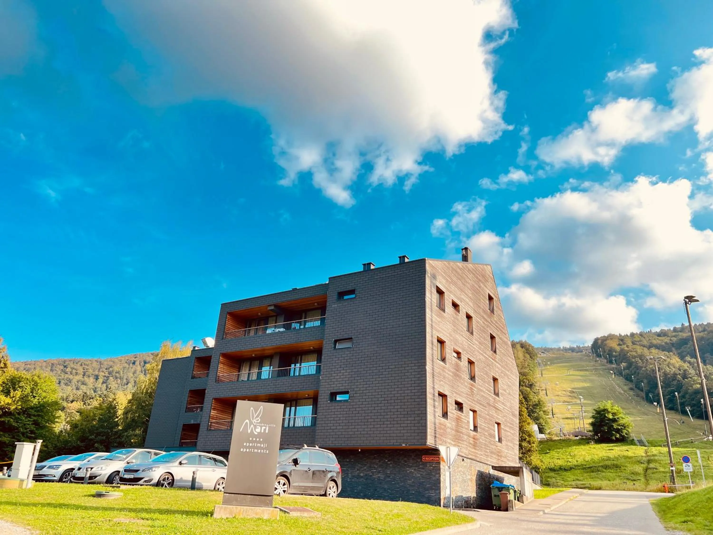 Property building in Villa Mari I