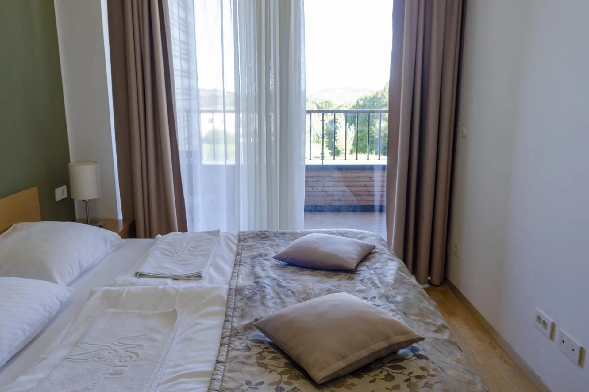 Bedroom, Bed in Villa Mari I