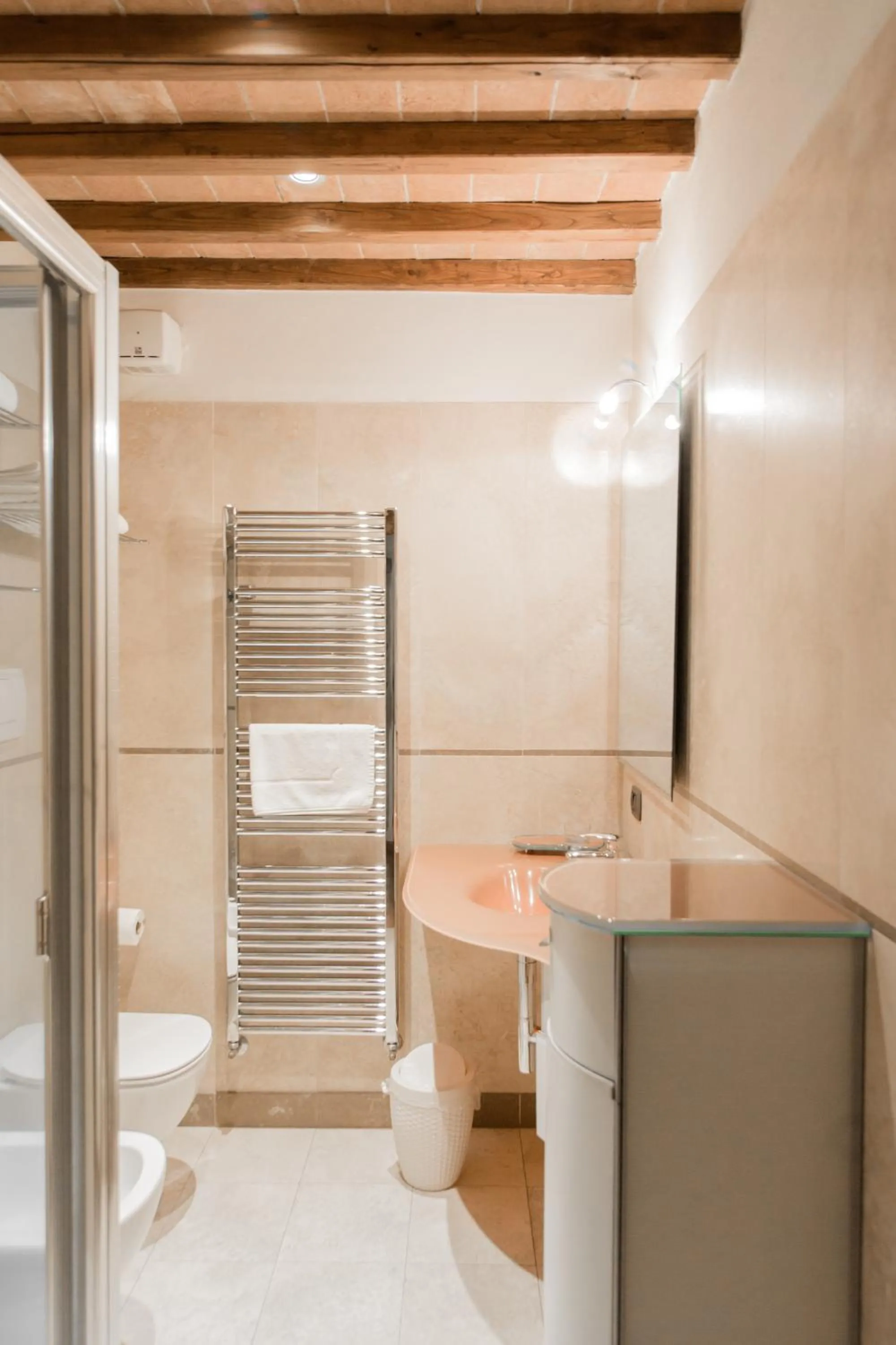 Bathroom in La Corte Del Re Suite & Rooms Arezzo