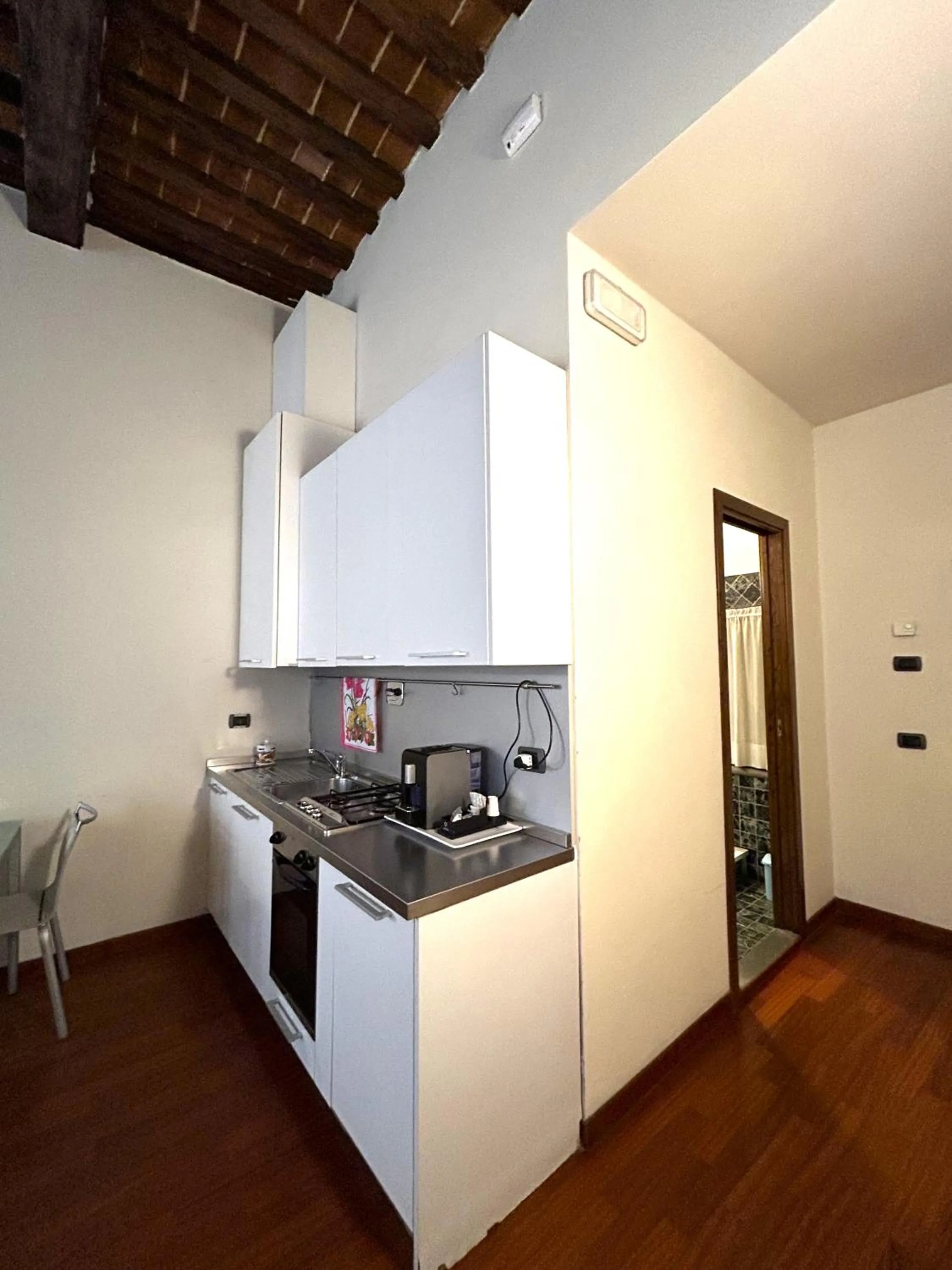 Kitchen or kitchenette in La Corte Del Re Suite & Rooms Arezzo