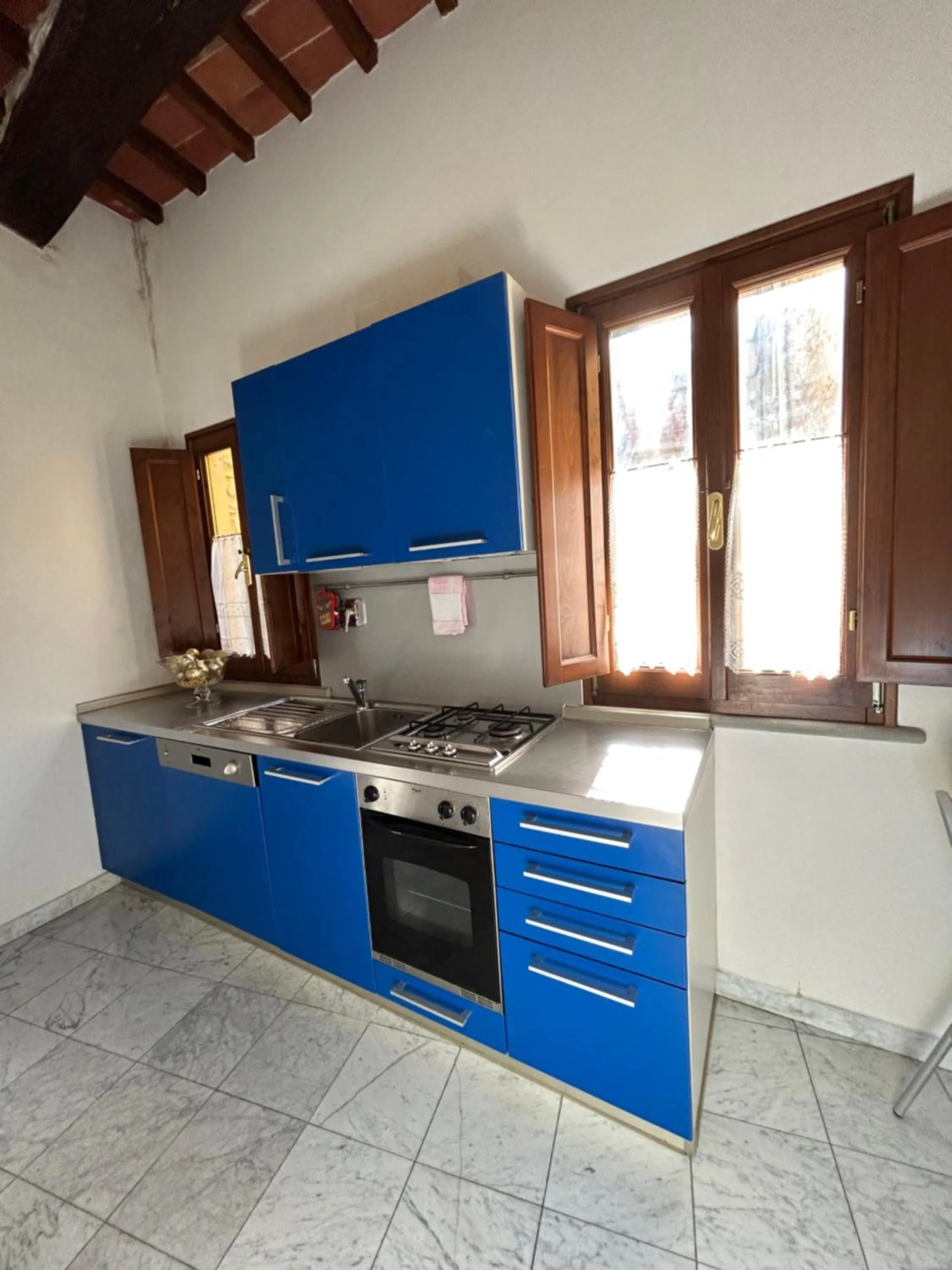Kitchen or kitchenette in La Corte Del Re Suite & Rooms Arezzo