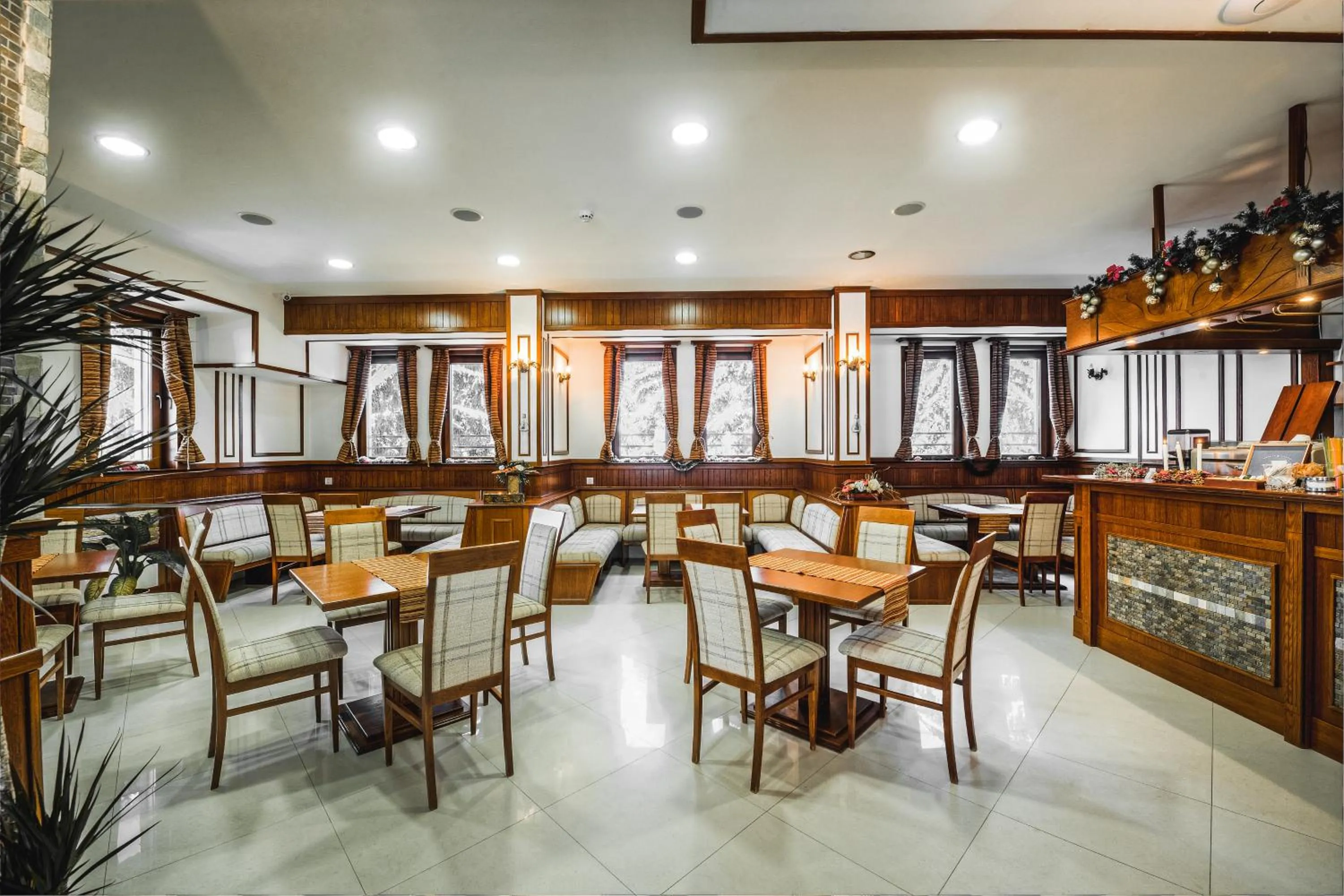 Lounge or bar in MPM Family Hotel Merryan