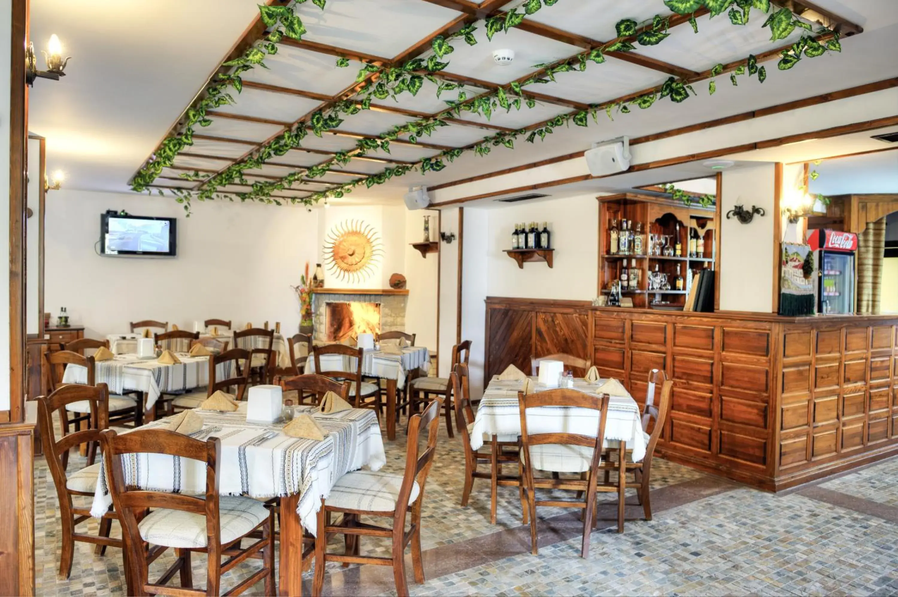 Restaurant/places to eat in MPM Family Hotel Merryan Restaurant/places to eat in MPM Family Hotel Merryan