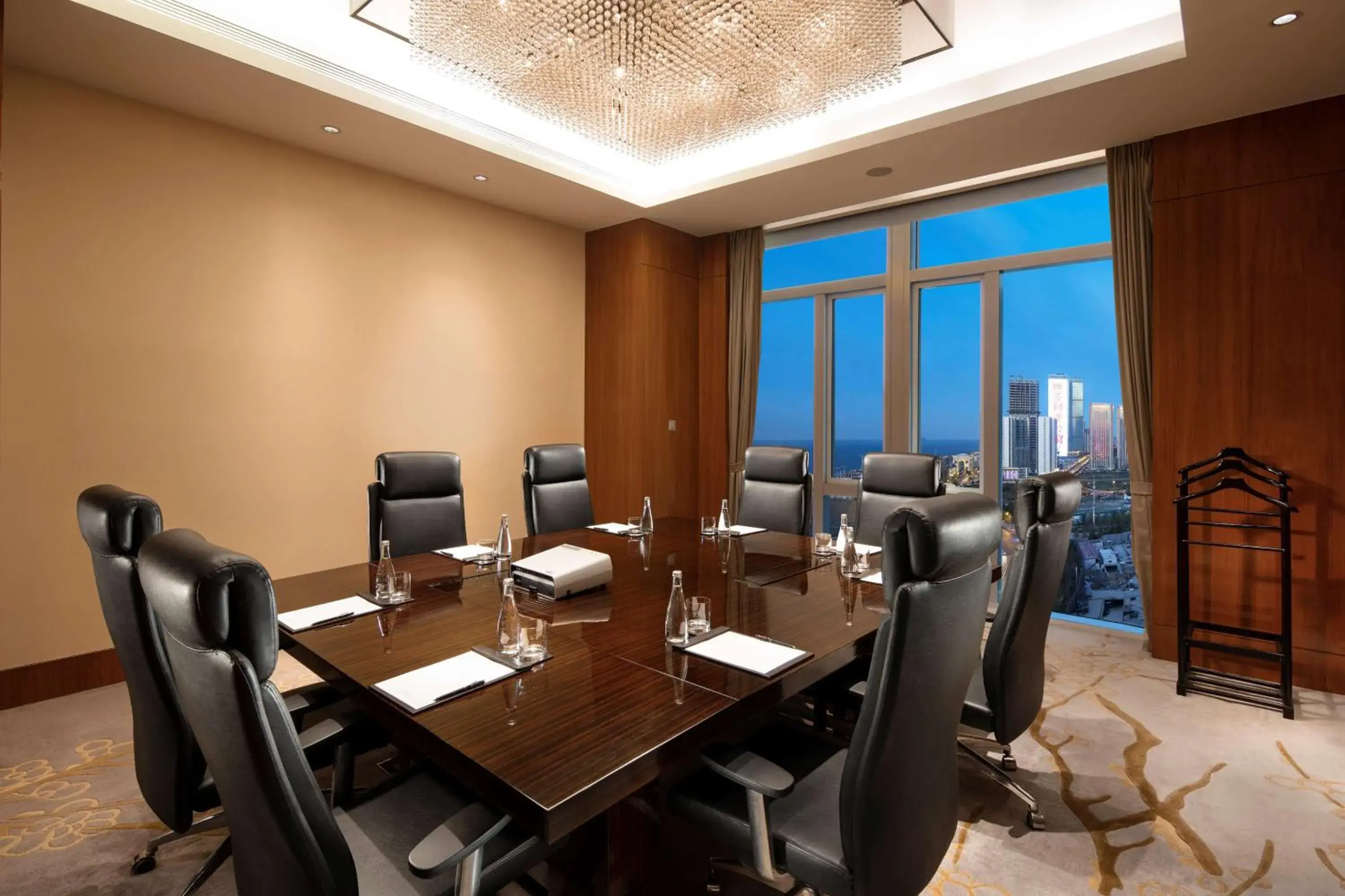 Property building in Hilton Dalian Property building in Hilton Dalian