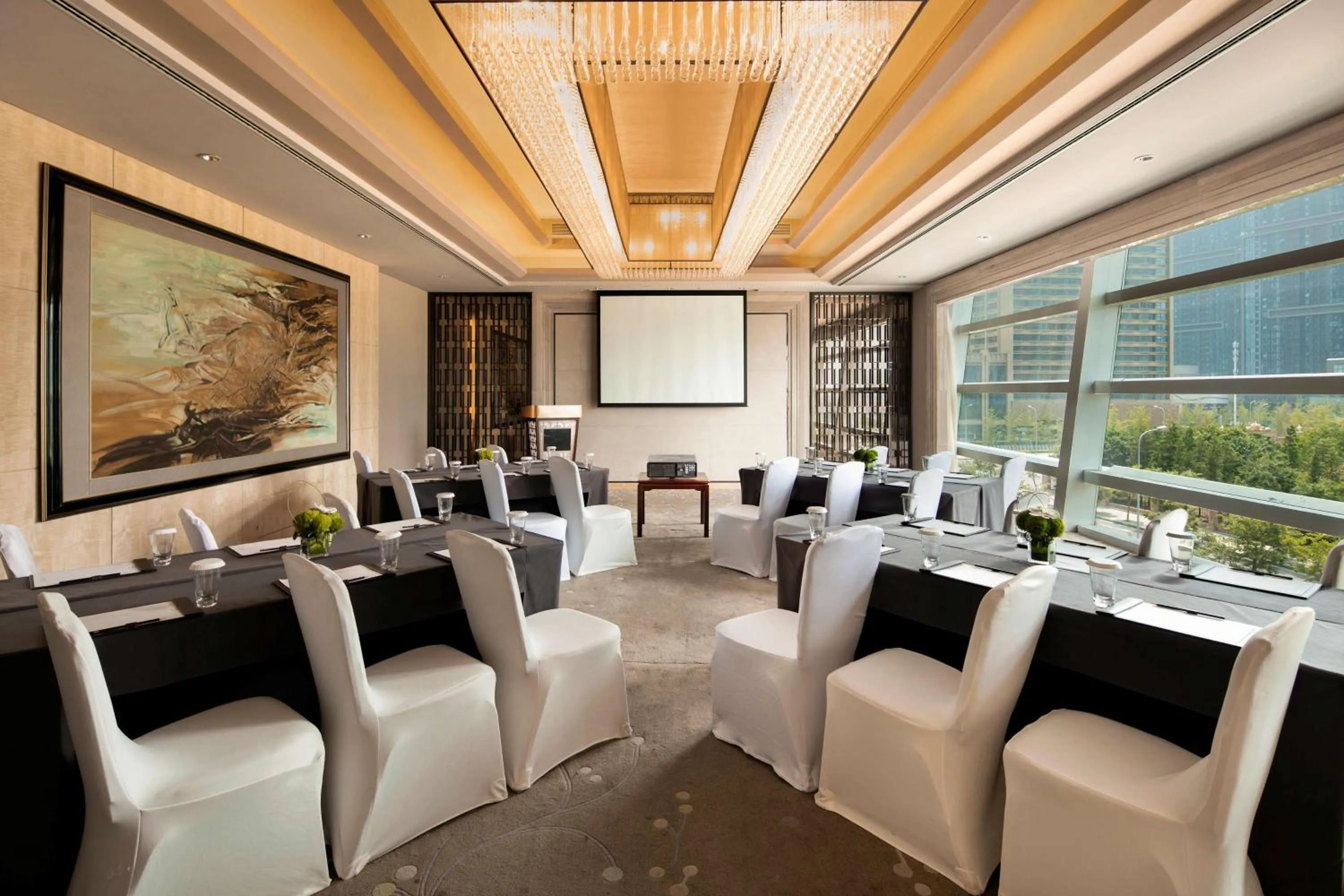 Meeting/conference room in Hilton Dalian