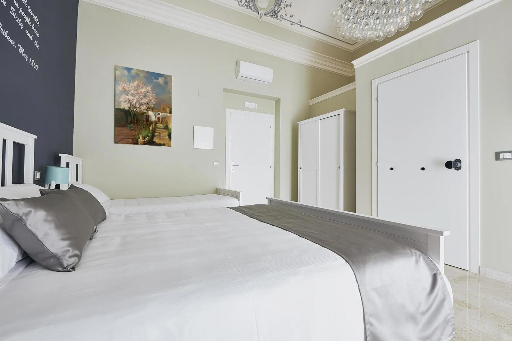 Photo of the whole room, Bed in Corte dei medici - Palace