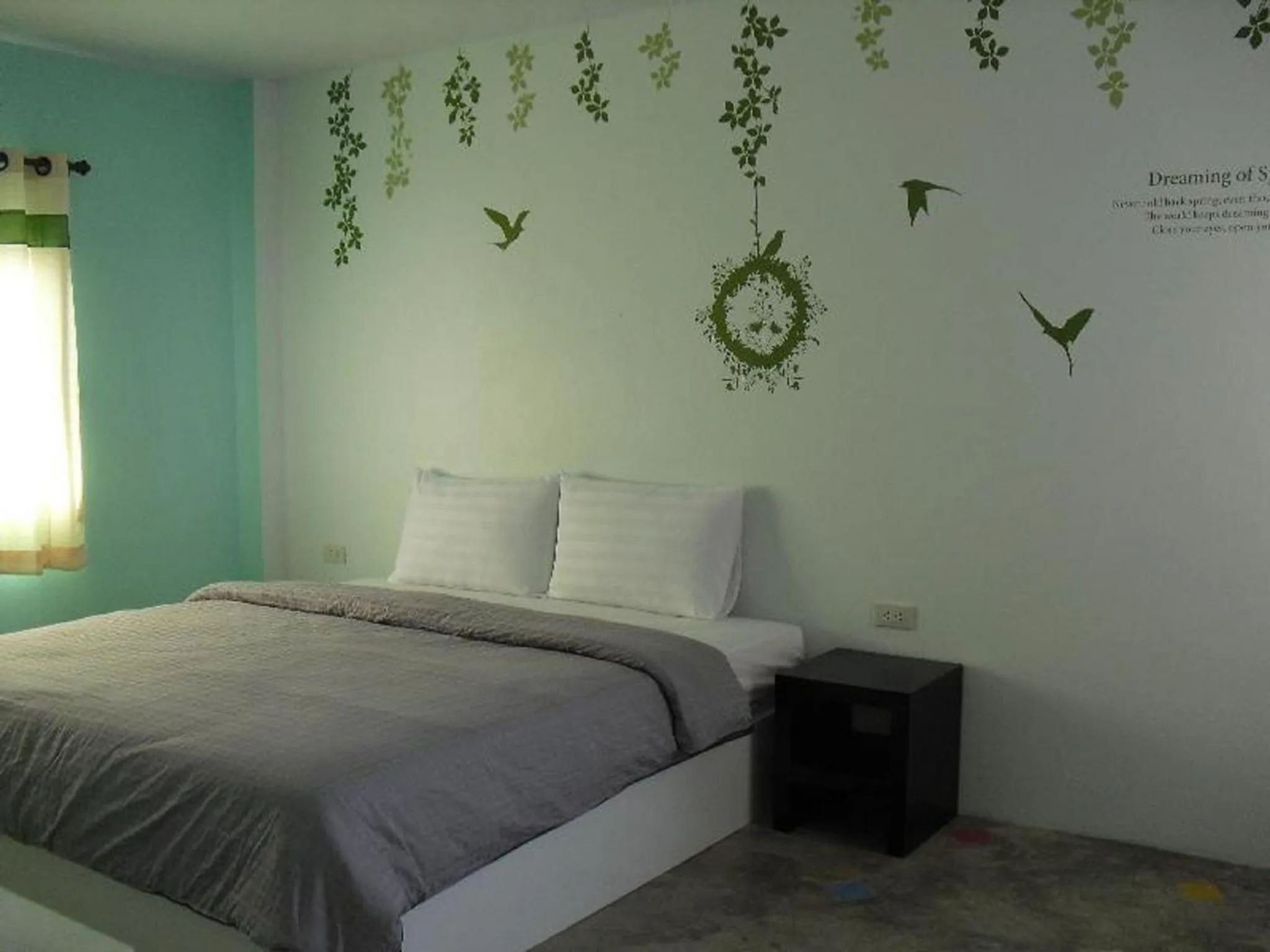 Bedroom, Bed in Dozy Lamoon House