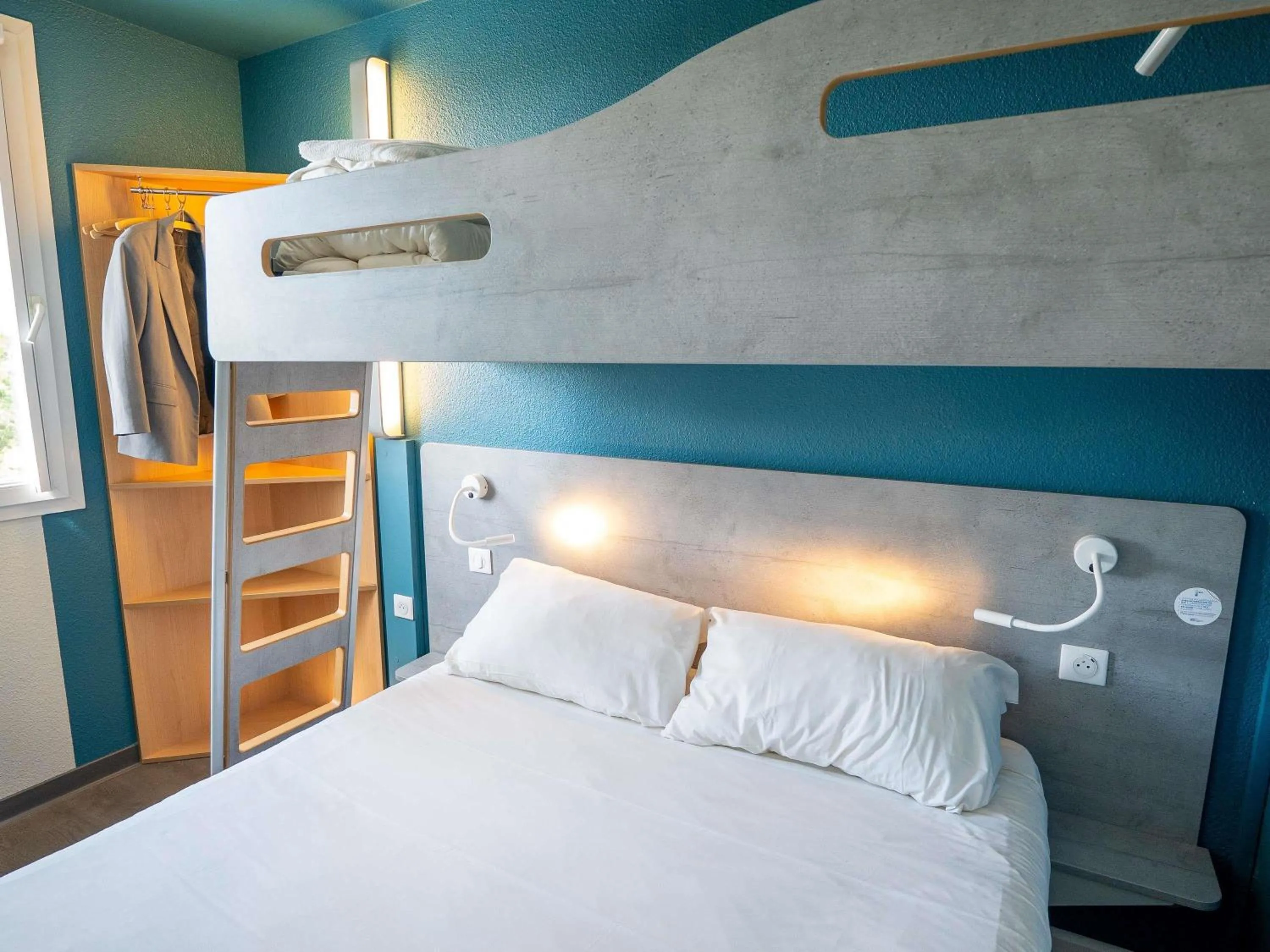 Bedroom, Bed in ibis budget Narbonne Est