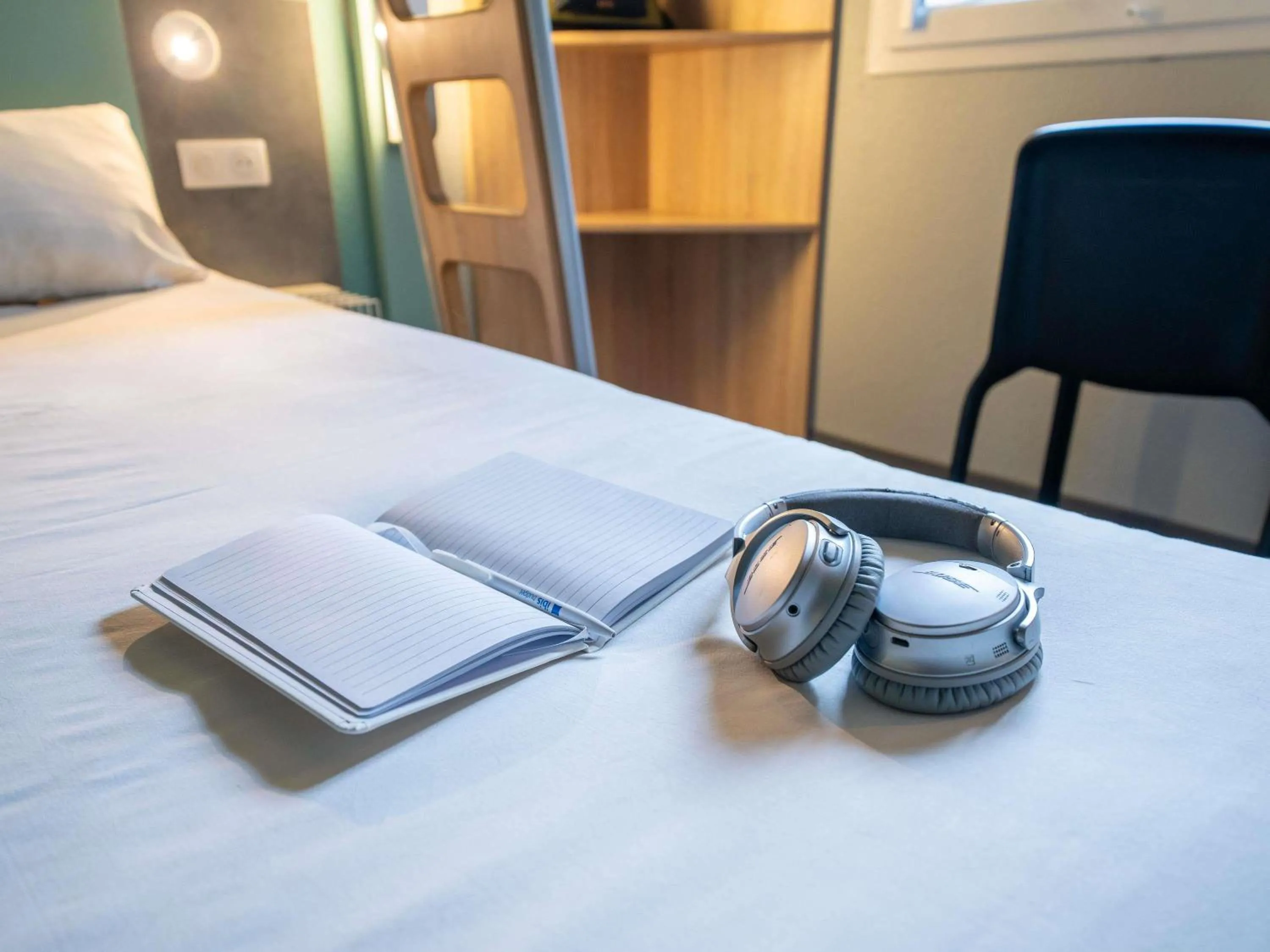 Bedroom, Bed in ibis budget Narbonne Est