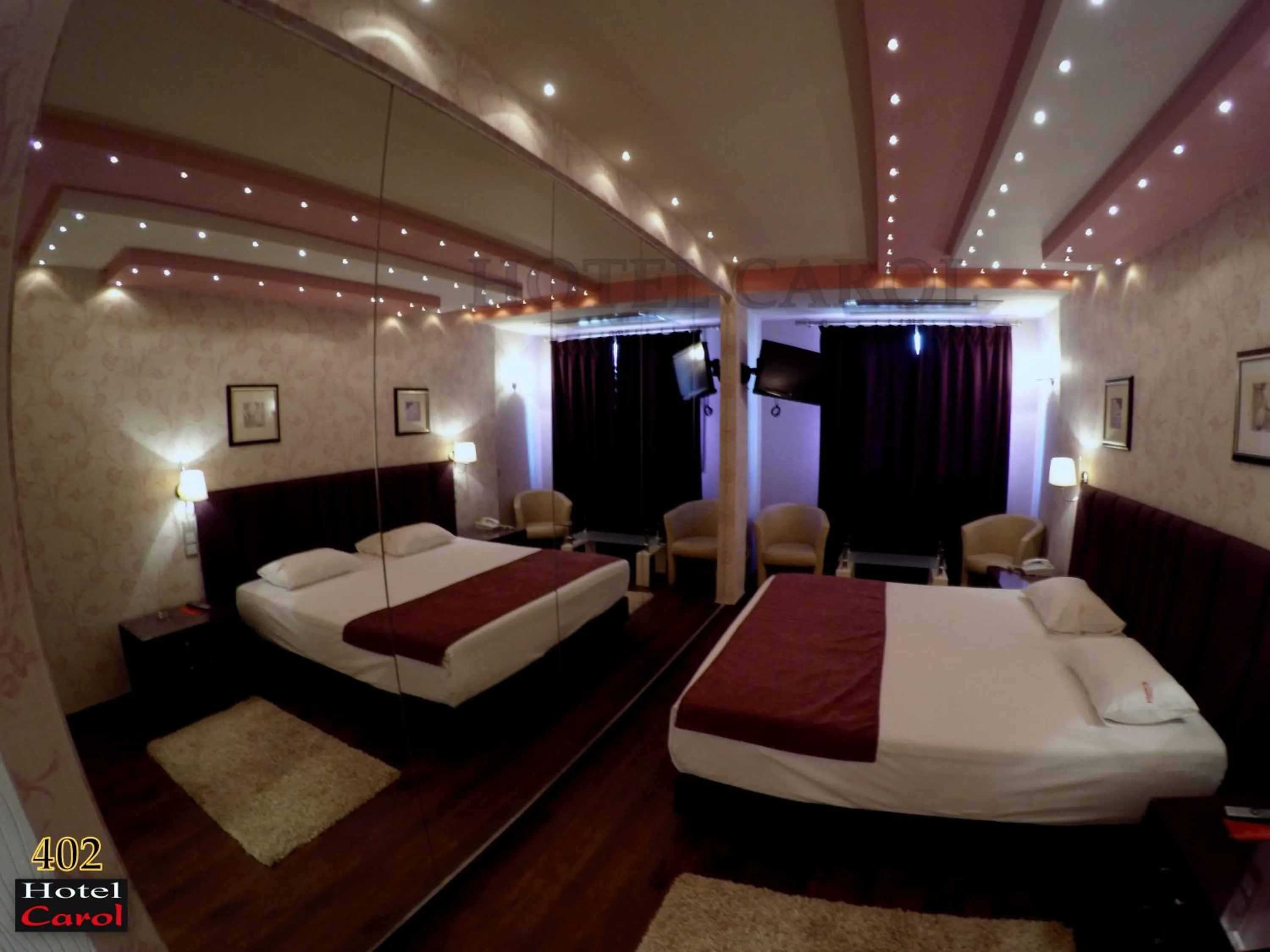 Bathroom, Bed in Carol Hotel