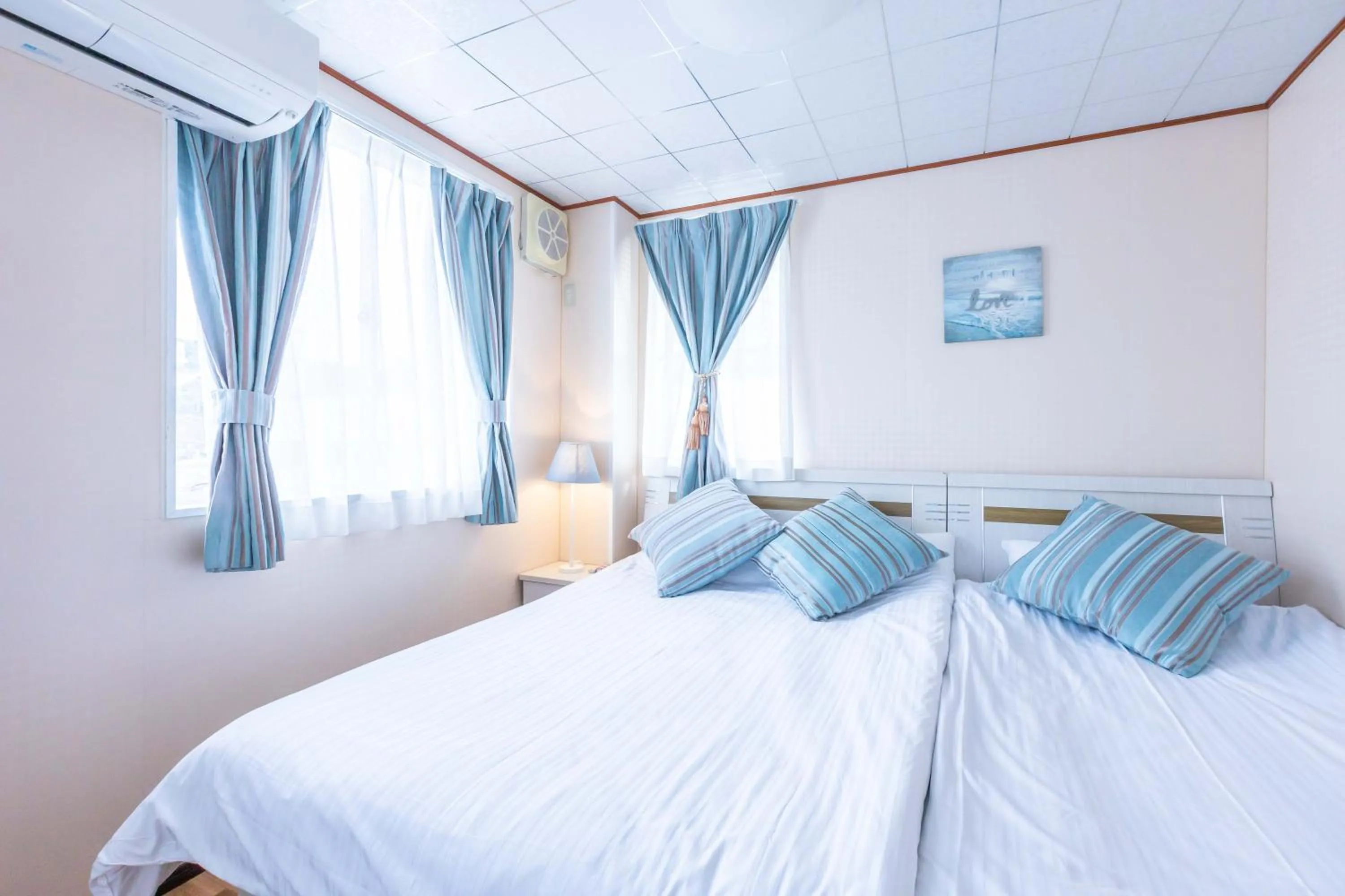 Bedroom, Bed in Senjoarashi