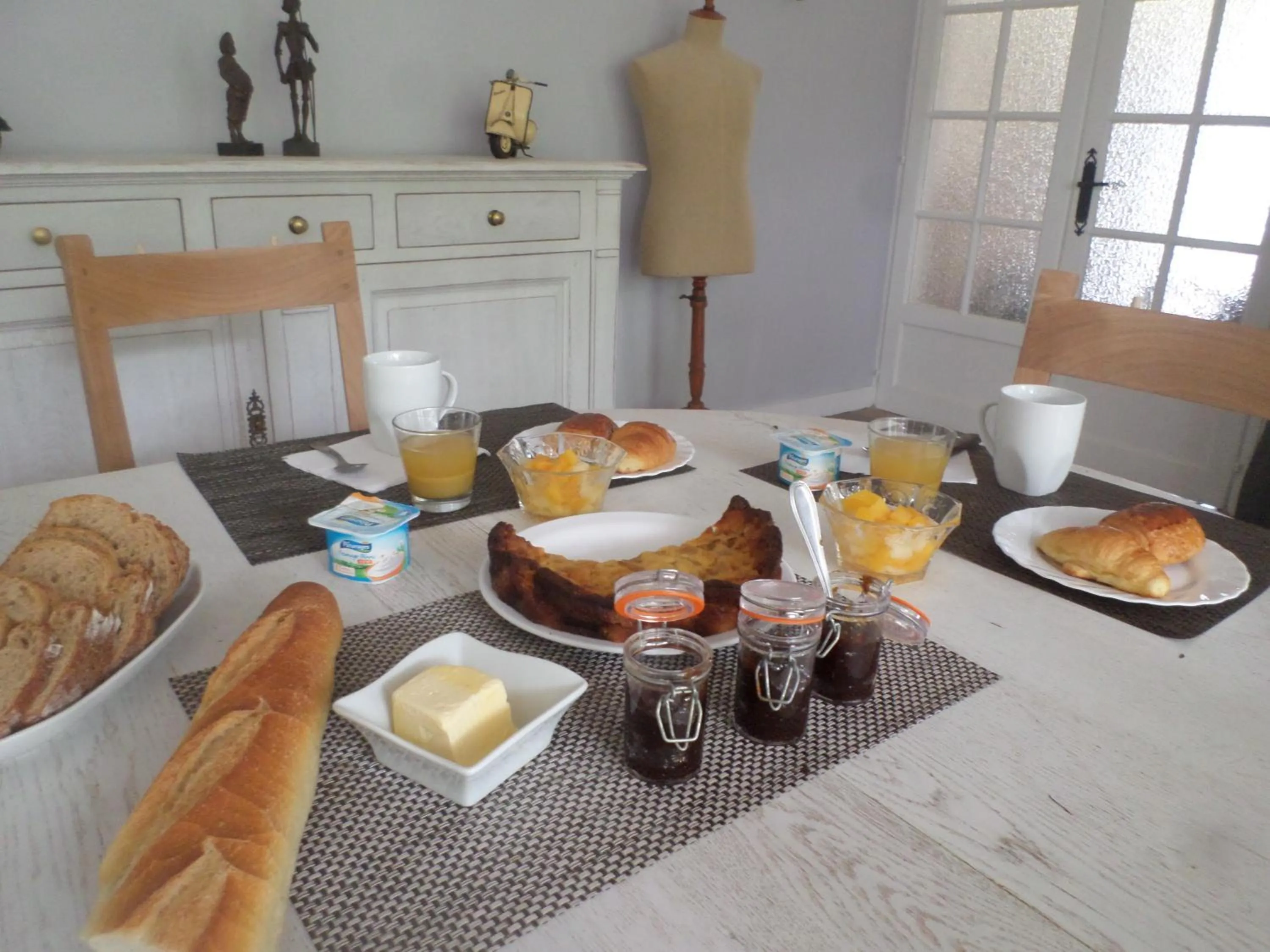 Dining area in La Folie