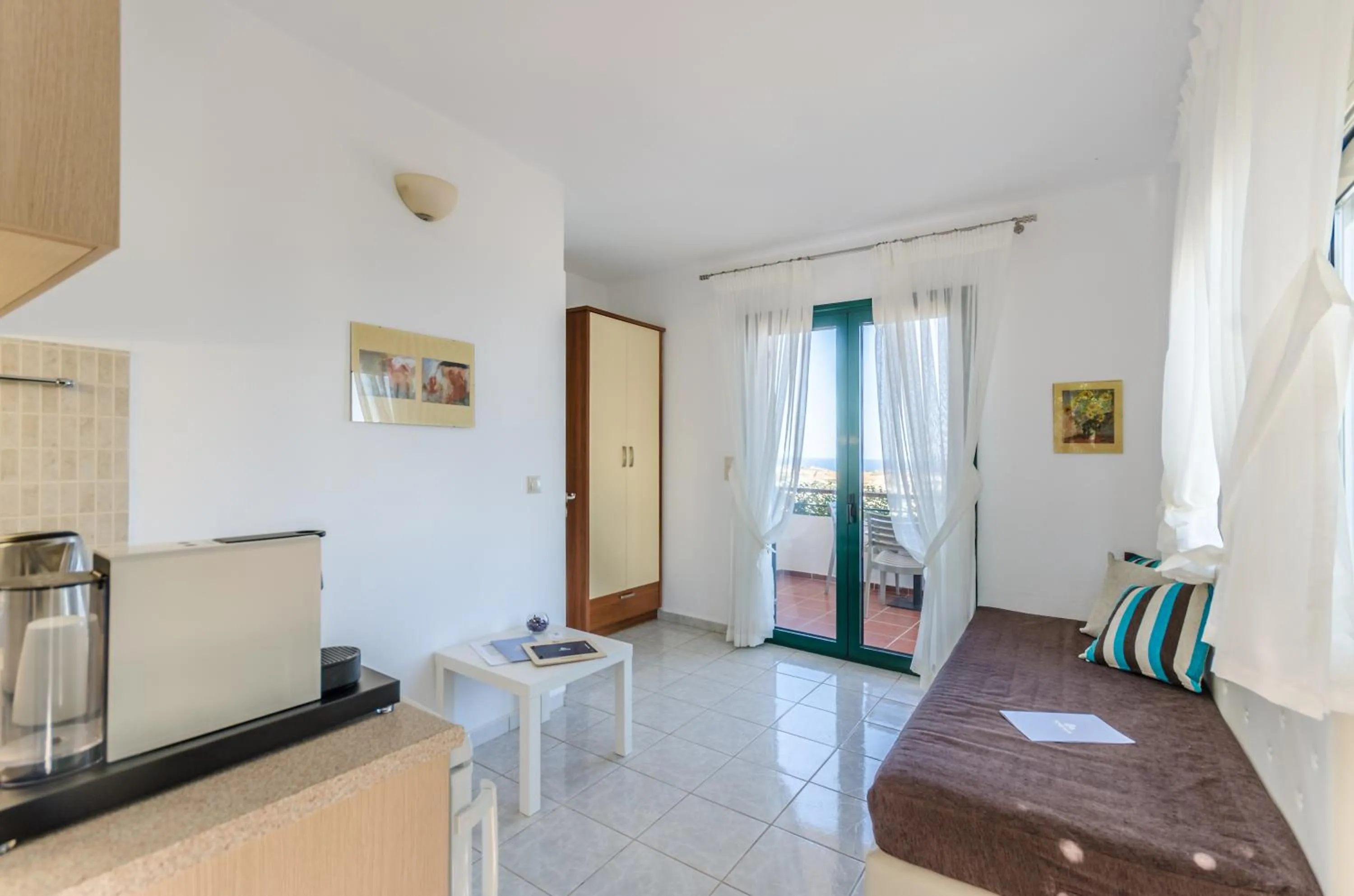 Coffee/tea facilities in Pela Mare Hotel