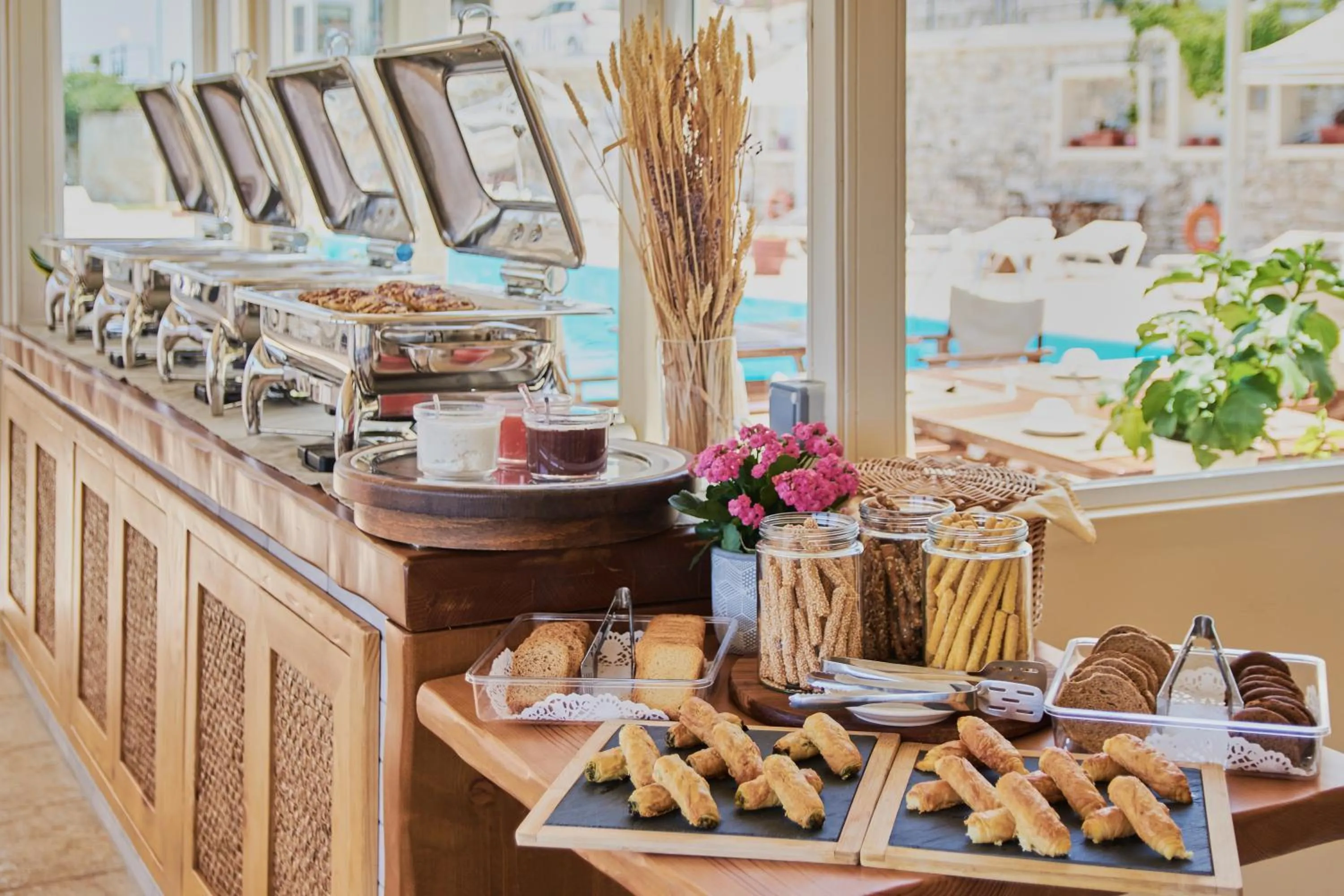 Restaurant/places to eat in Pela Mare Hotel