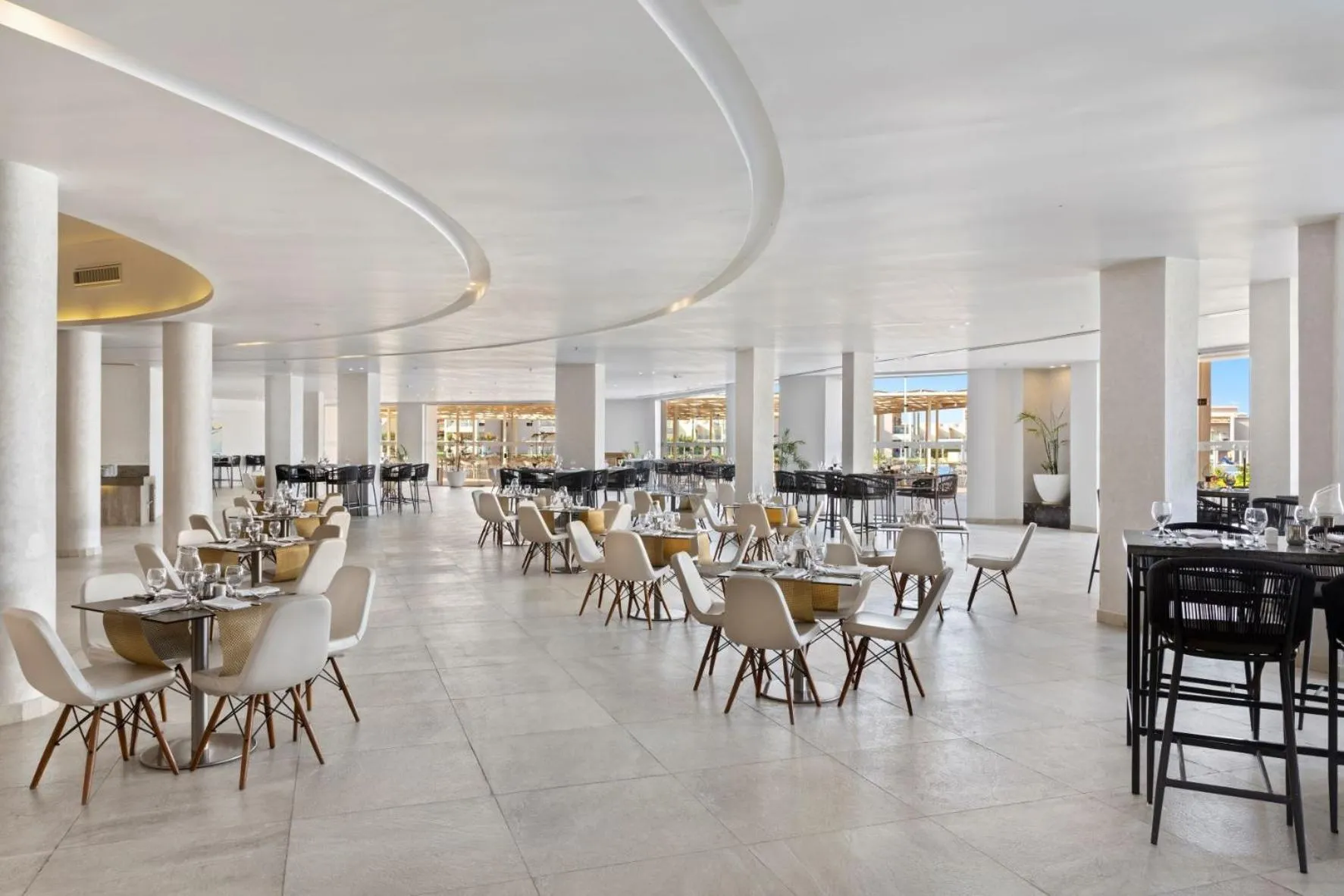 Restaurant/Places to Eat in Pickalbatros Sea World Resort - Marsa Alam