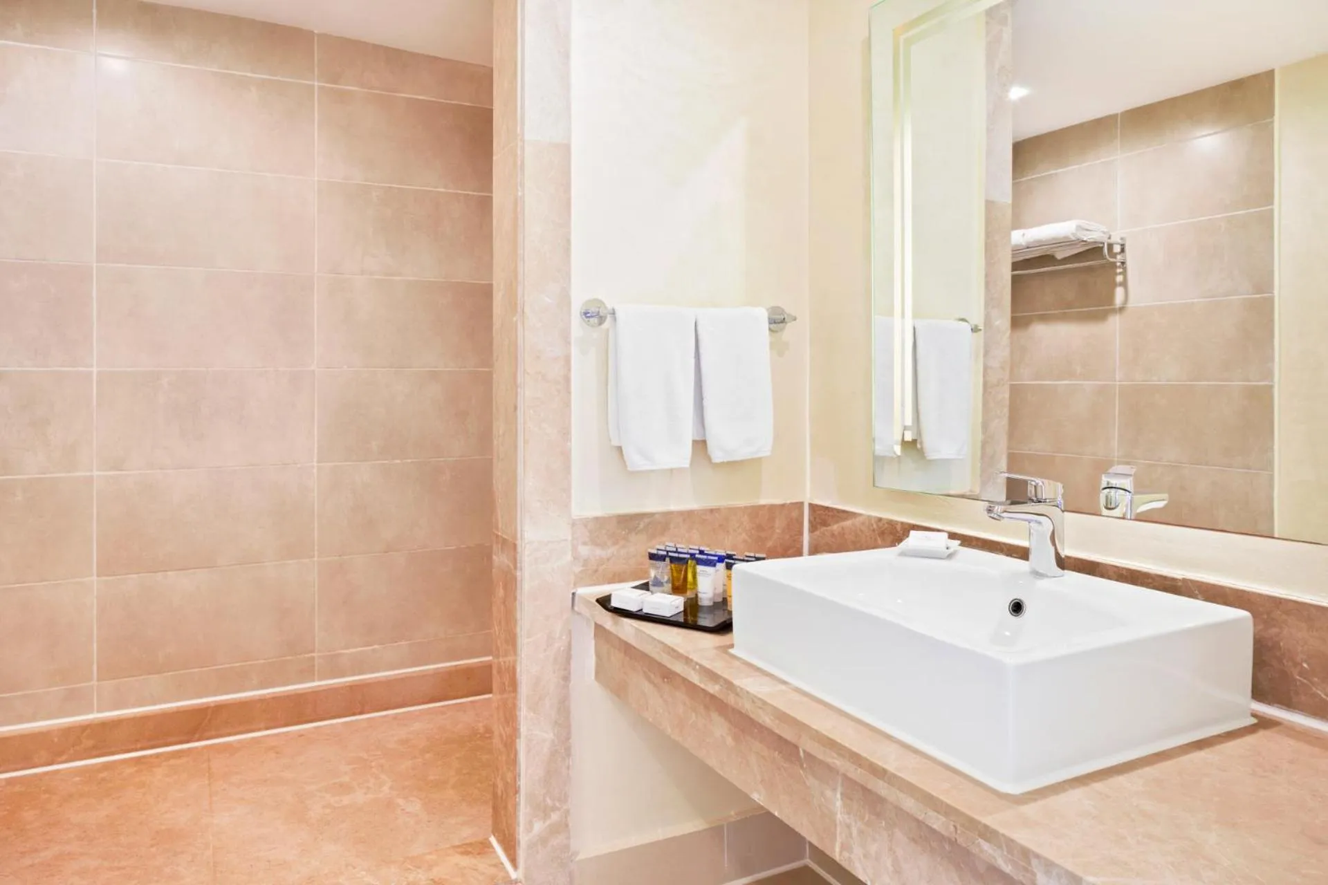 Shower, Bathroom in Pickalbatros Sea World Resort - Marsa Alam