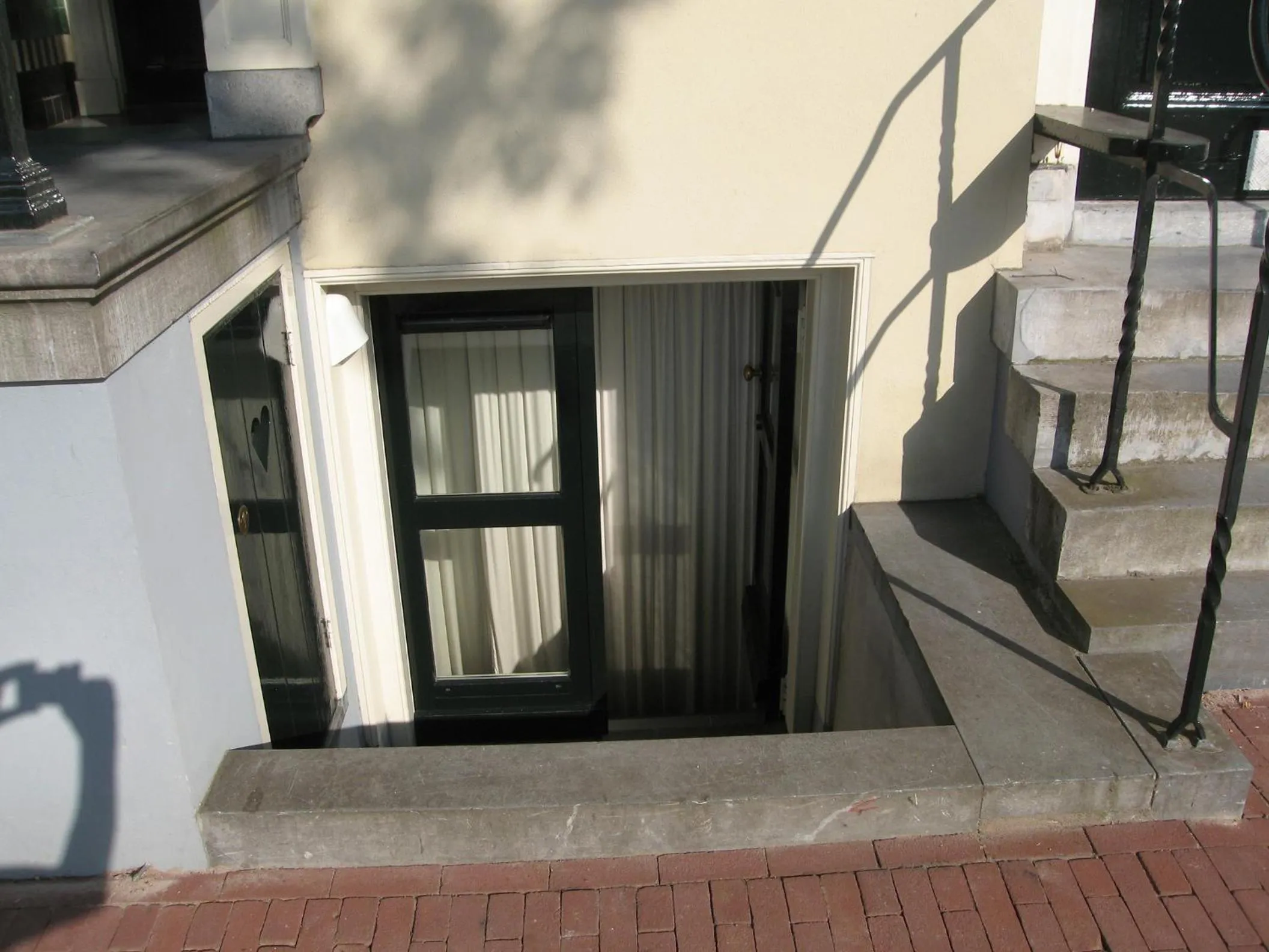 Facade/entrance in Amsterdam Canal Guest Apartment