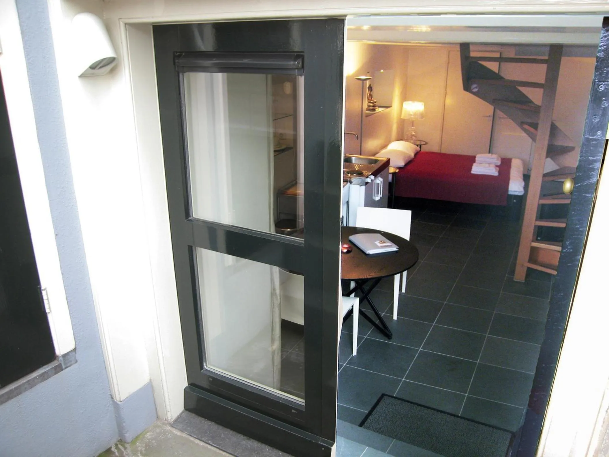 Facade/entrance, Bed in Amsterdam Canal Guest Apartment