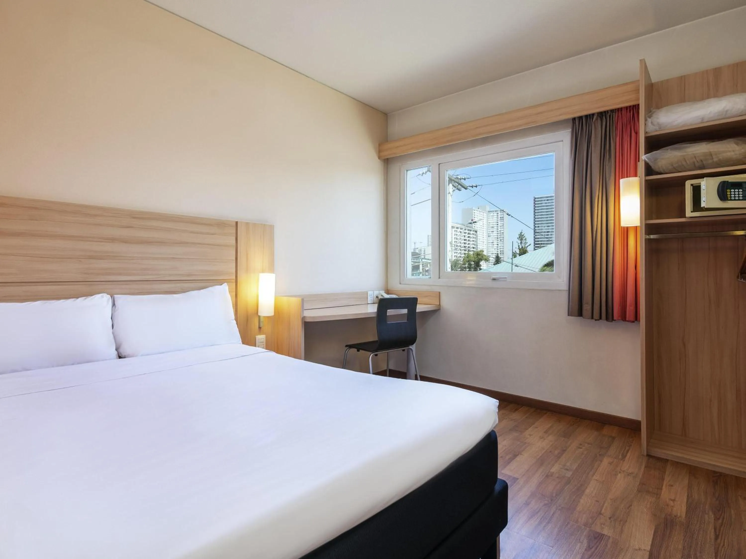 Bedroom, Bed in Nobile Inn Santiago