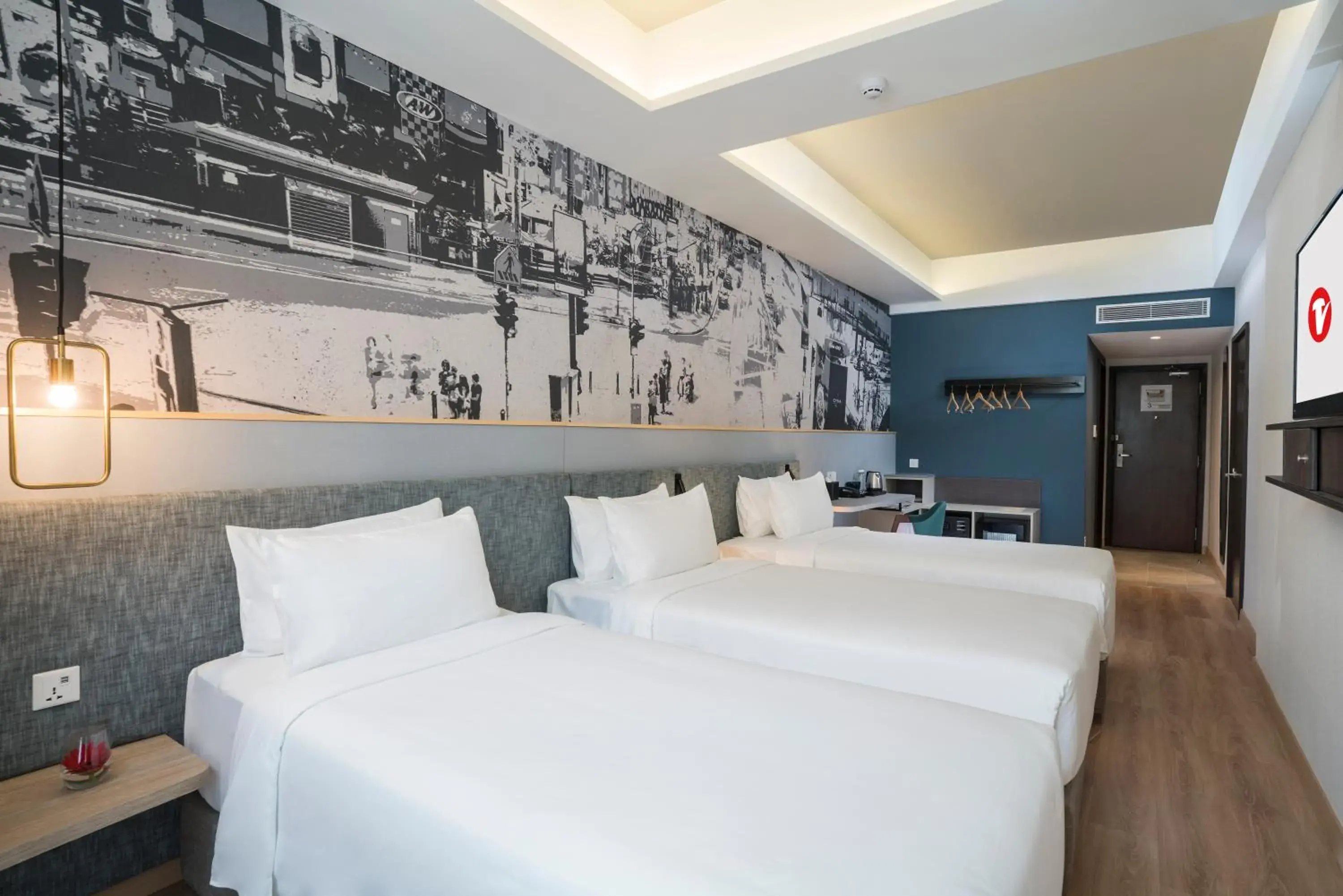 Bedroom, Bed in Travelodge Bukit Bintang