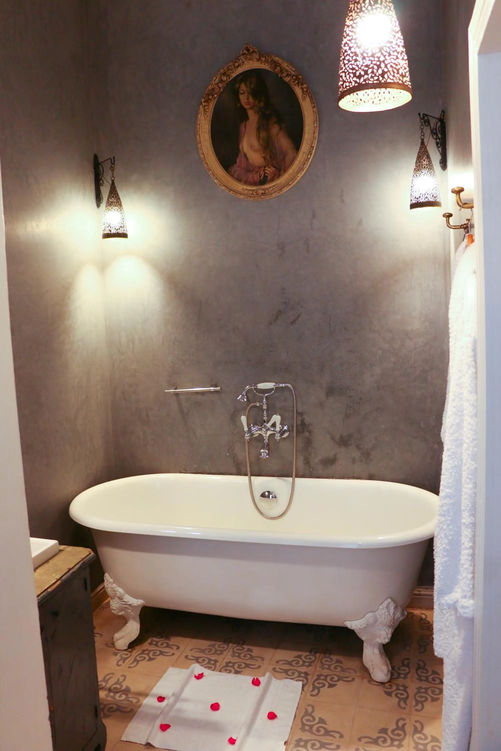 Shower in Riad Bellamane Marrakech