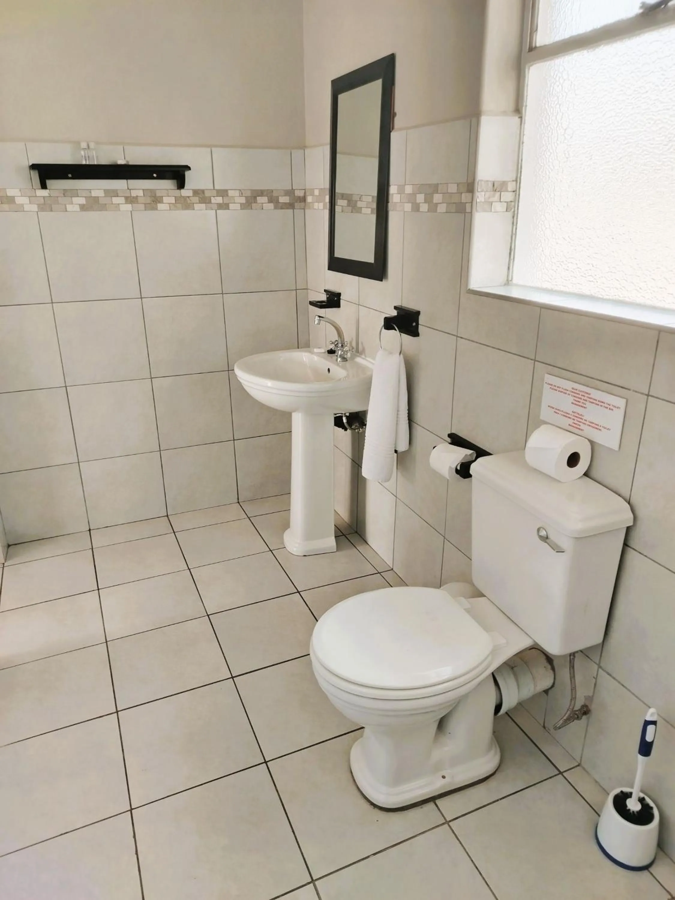 Bathroom in Mount Currie Inn