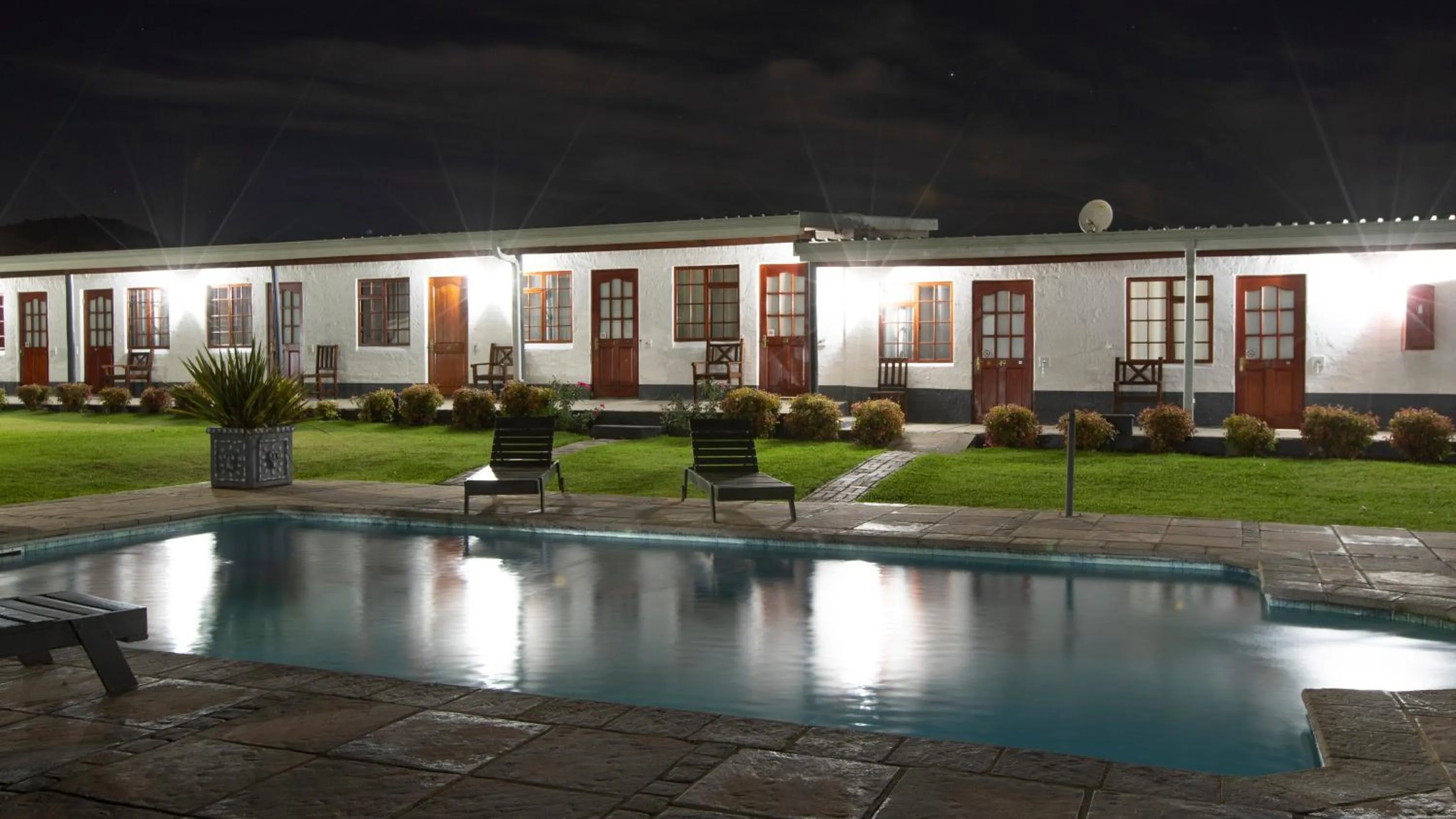 Property building in Mount Currie Inn