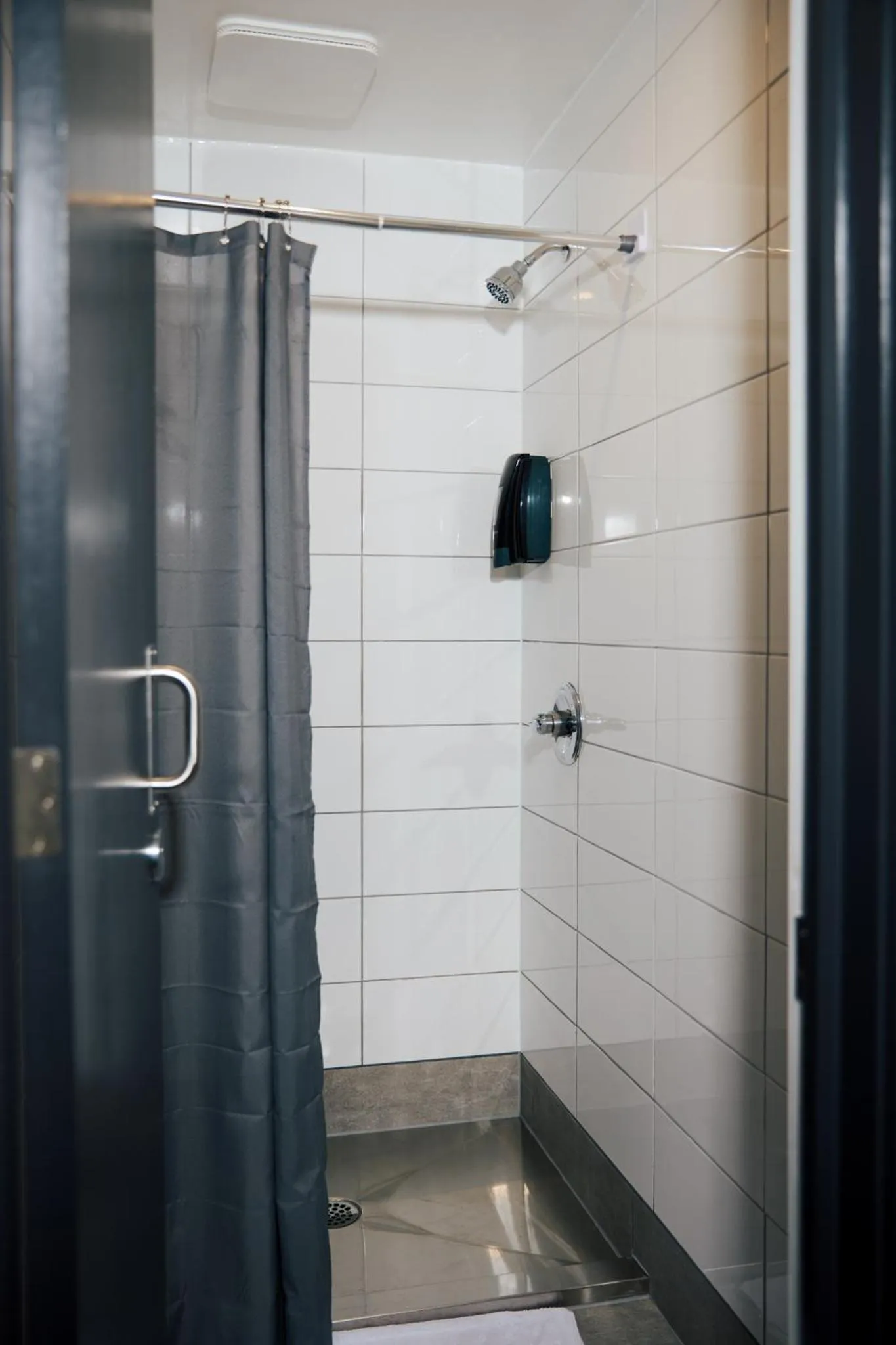 Shower in Saintlo Ottawa Jail Hostel