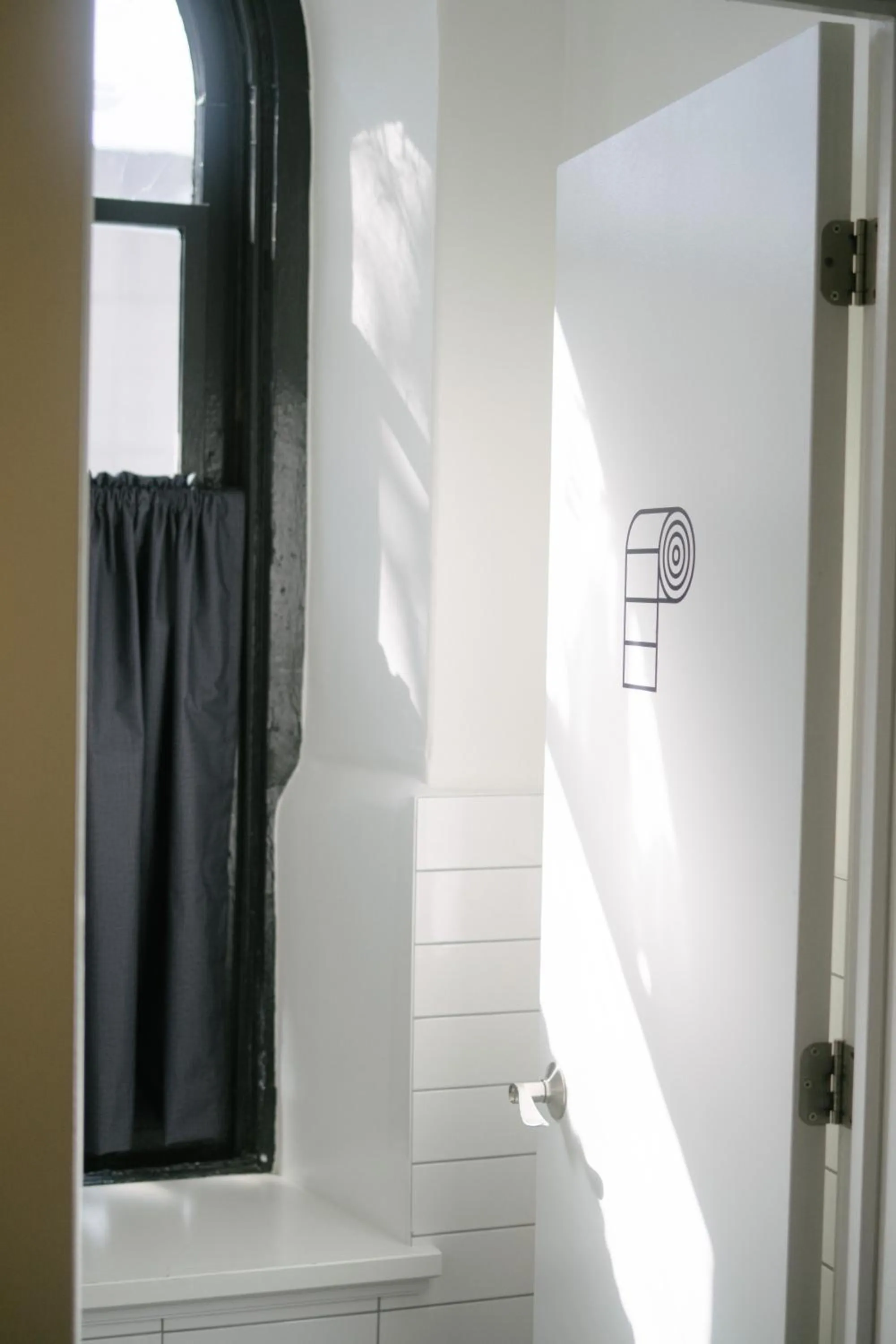 Shower in Saintlo Ottawa Jail Hostel