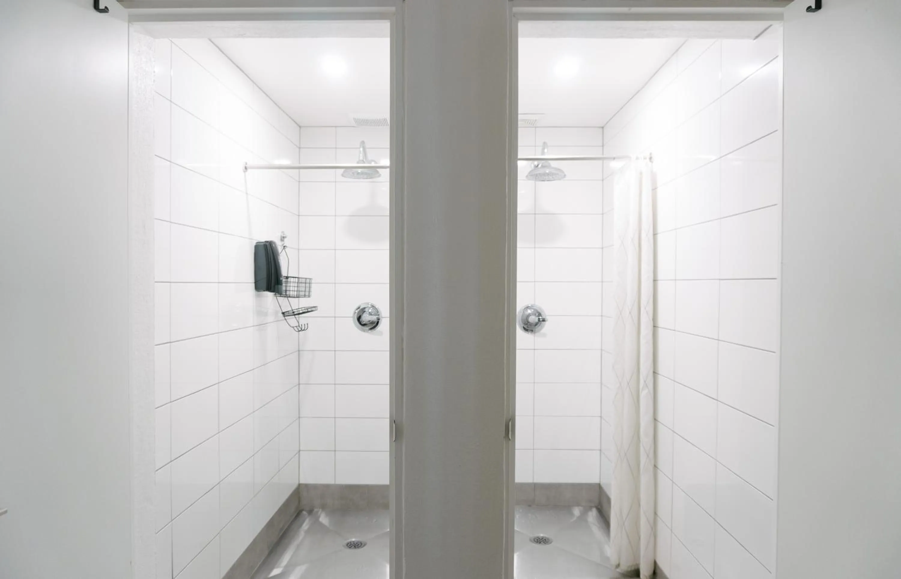 Shower in Saintlo Ottawa Jail Hostel