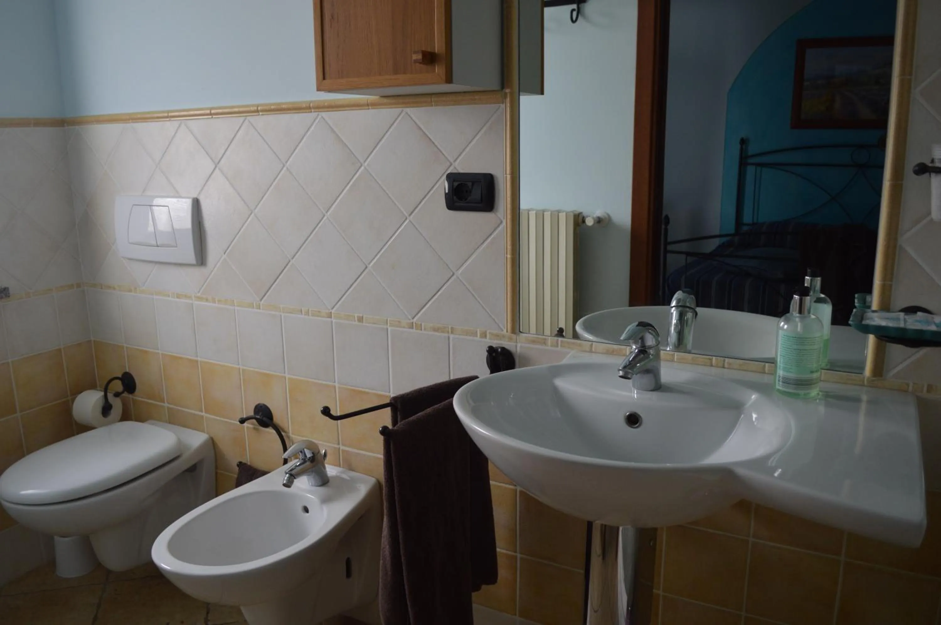 Tra... Monti E Vigne