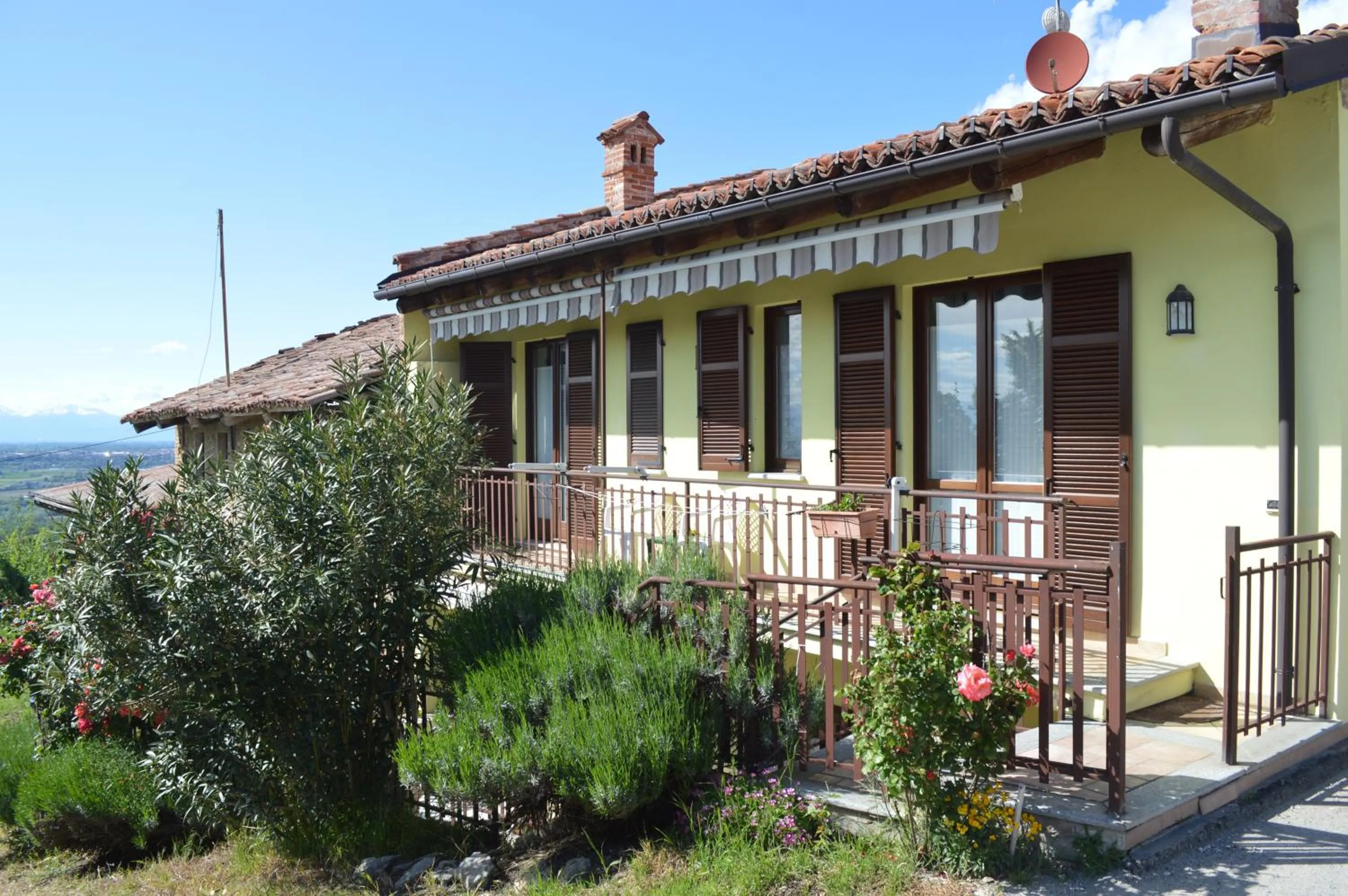 Tra... Monti E Vigne