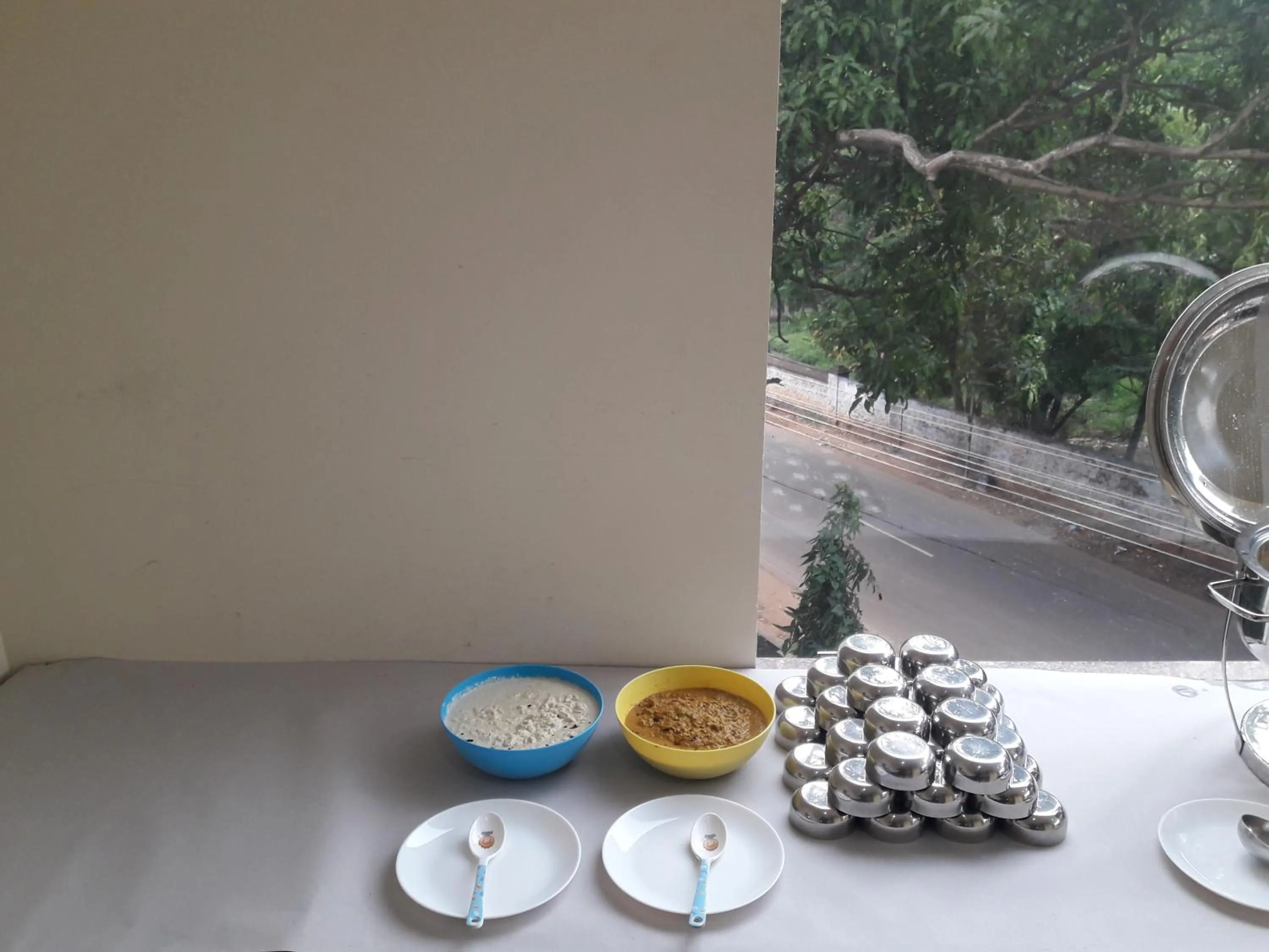 Food and drinks in Hotel Lance International