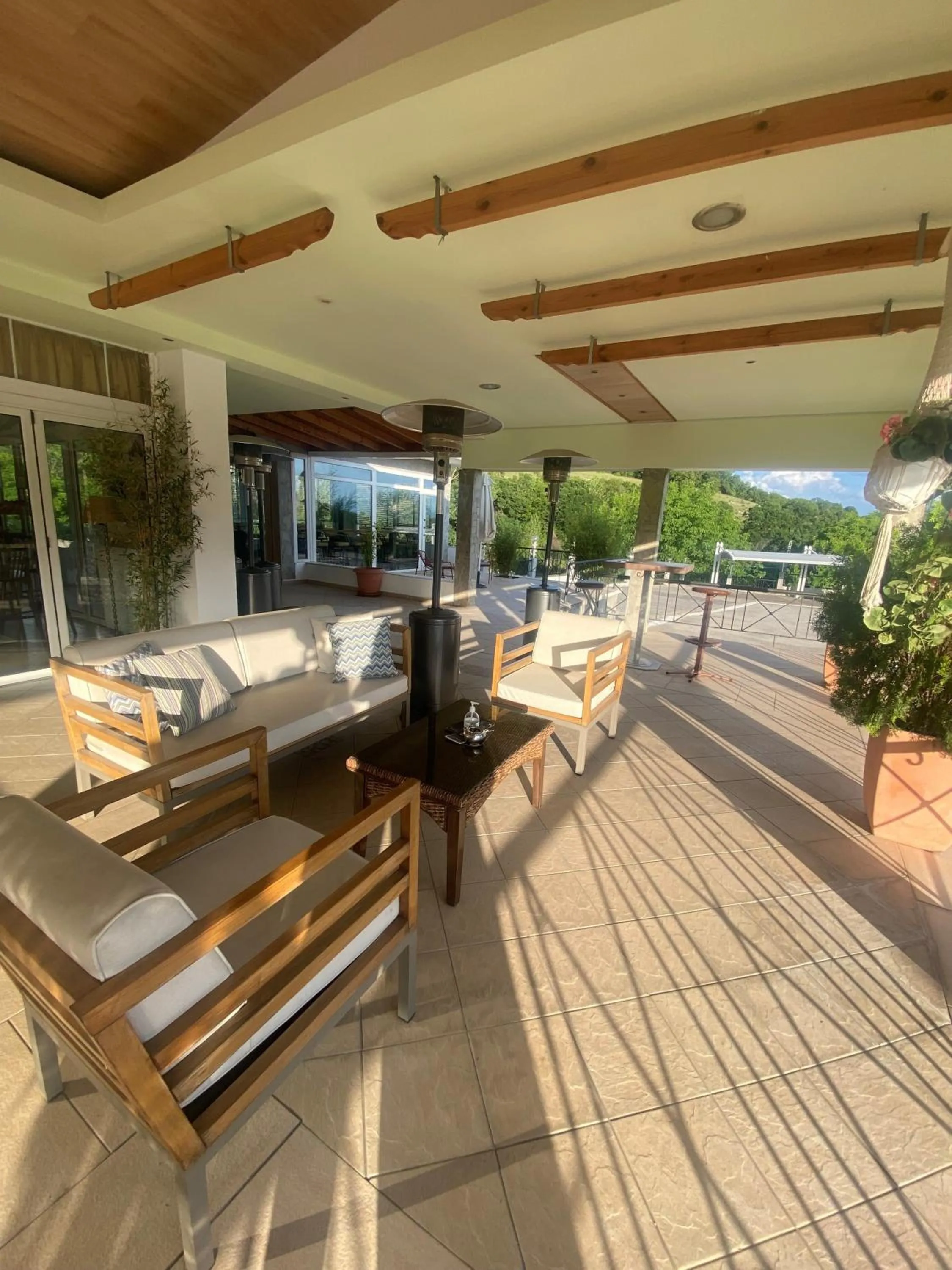 Patio in Tselikas Hotel