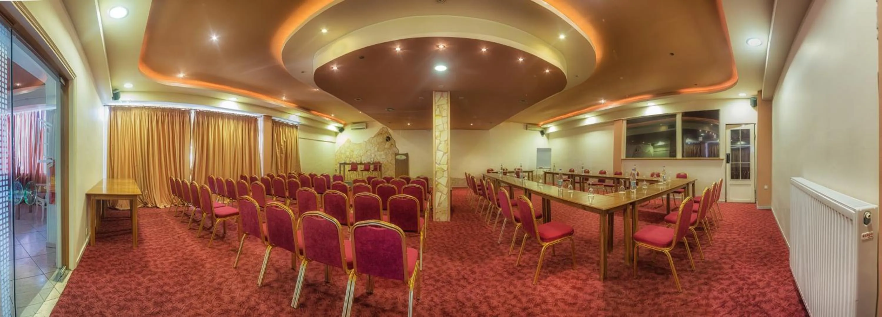 Meeting/conference room in Tselikas Hotel