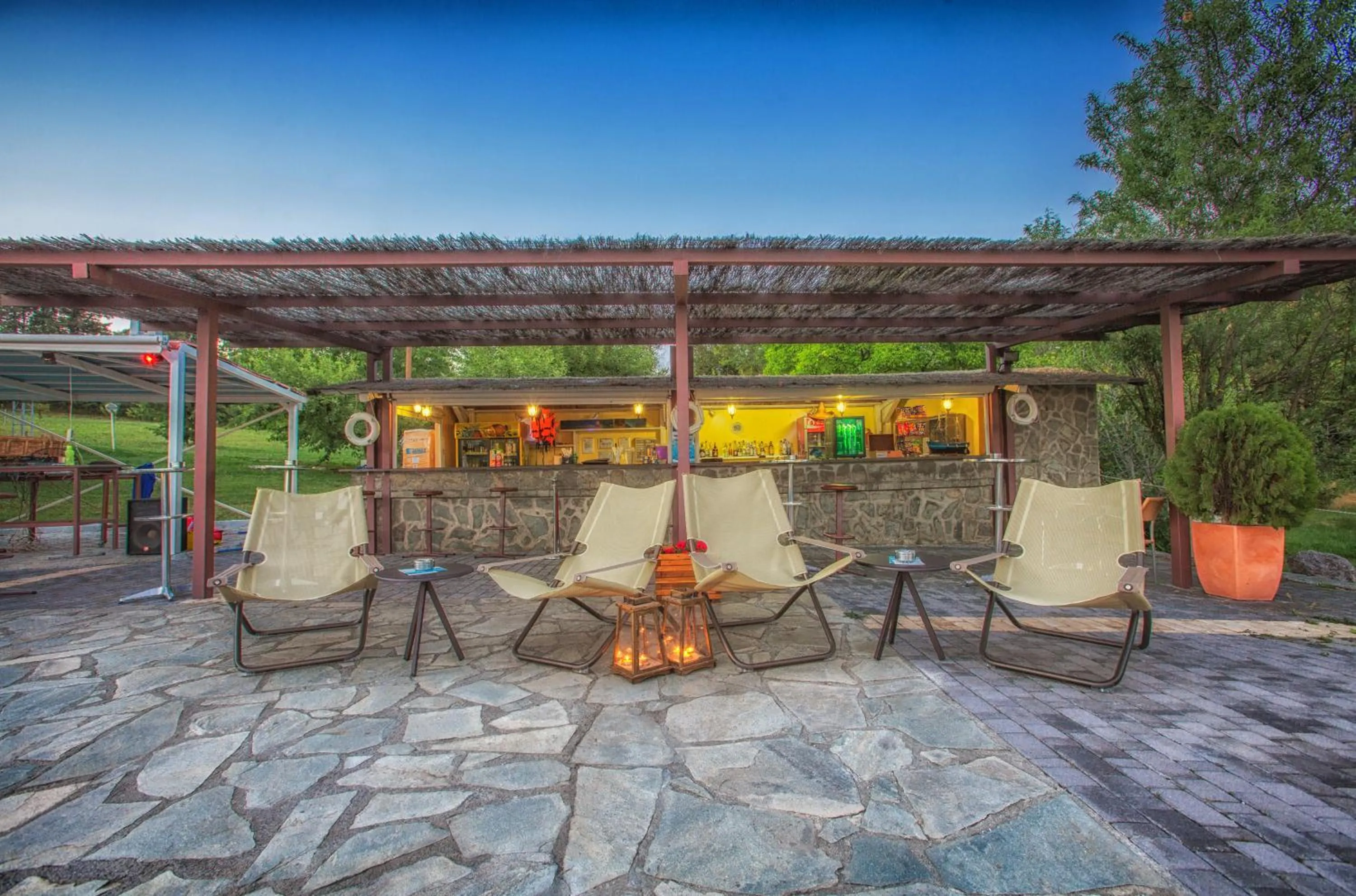 Lounge or bar in Tselikas Hotel