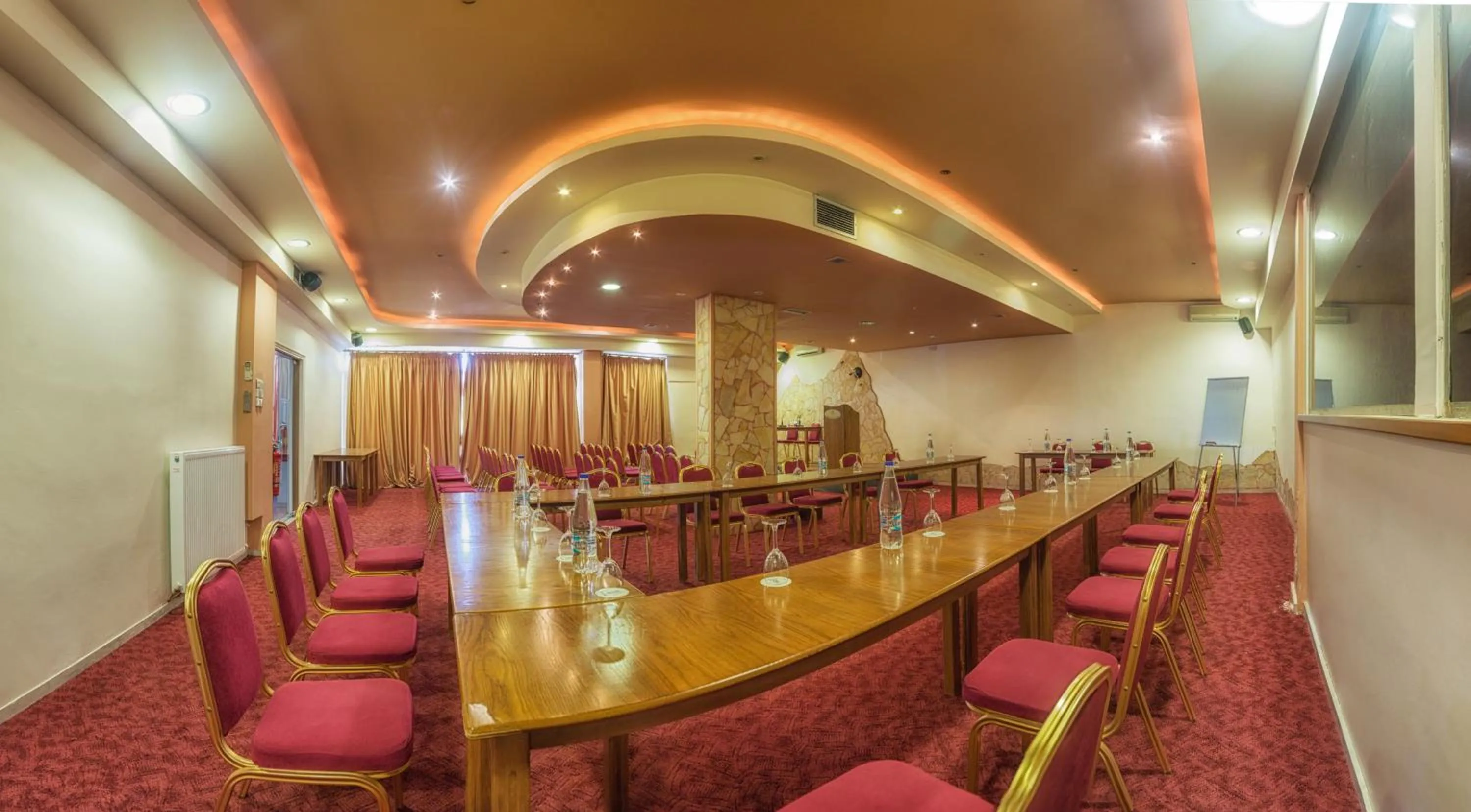 Meeting/conference room in Tselikas Hotel