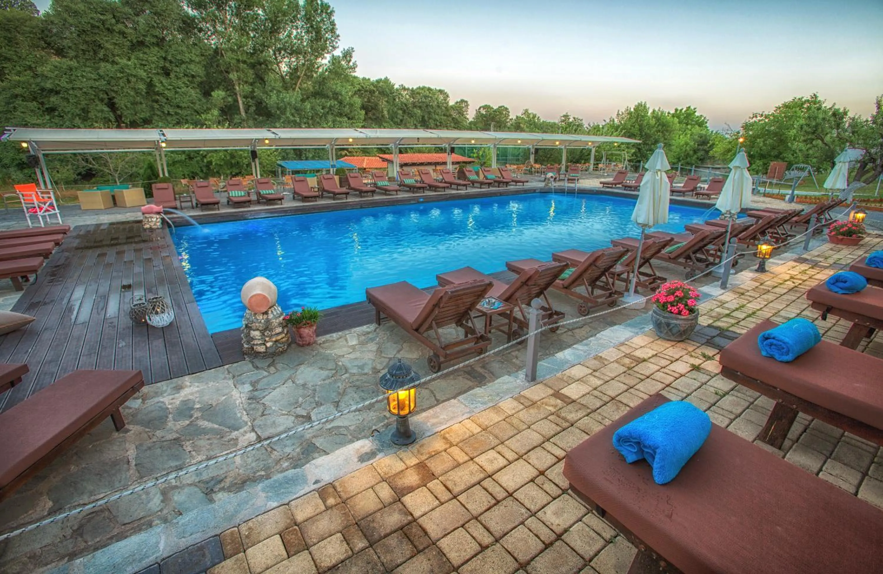 Swimming pool in Tselikas Hotel